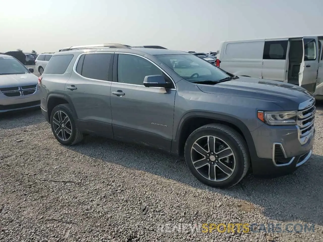 4 Photograph of a damaged car 1GKKNMLS9NZ116075 GMC ACADIA 2022