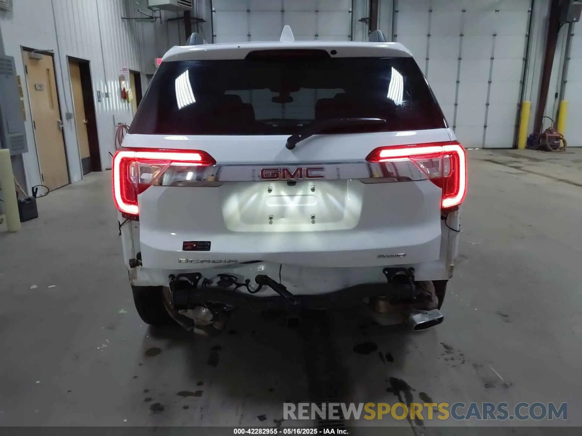 17 Фотография поврежденного автомобиля 1GKKNRL45NZ158256 GMC ACADIA 2022