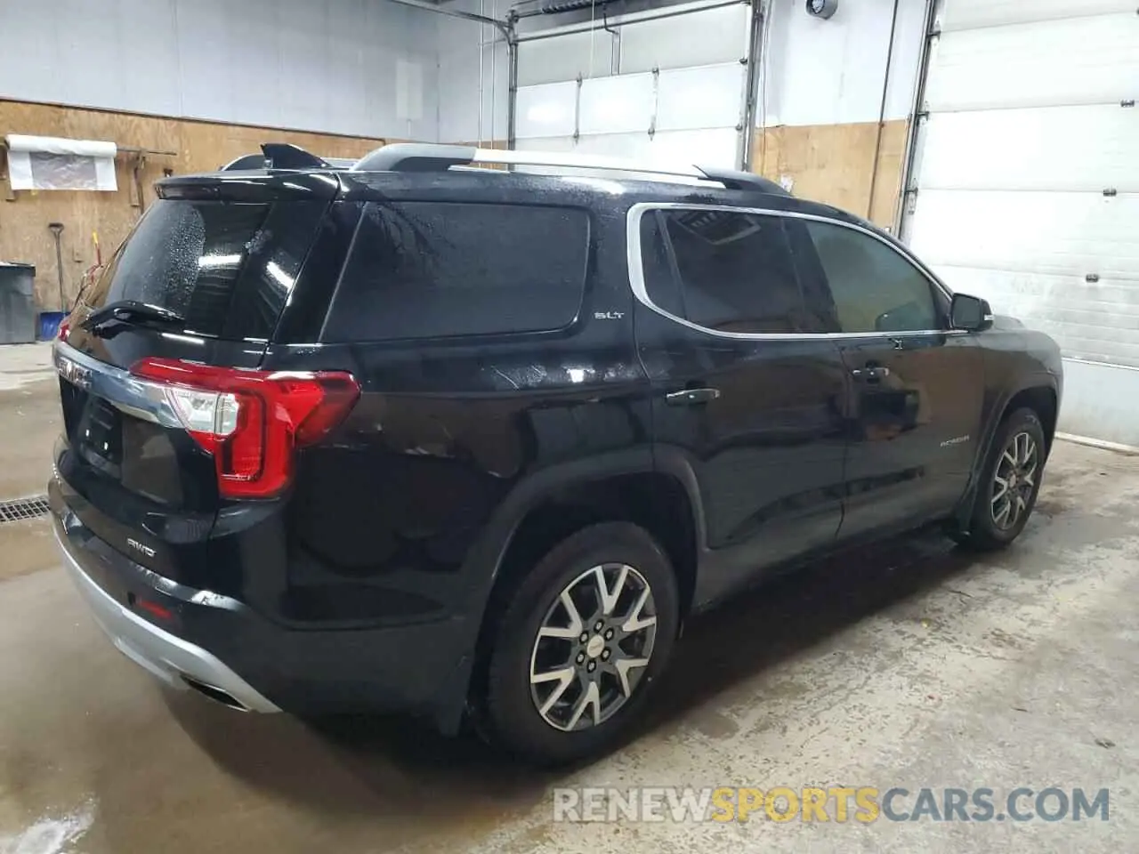 3 Photograph of a damaged car 1GKKNUL42NZ170142 GMC ACADIA 2022