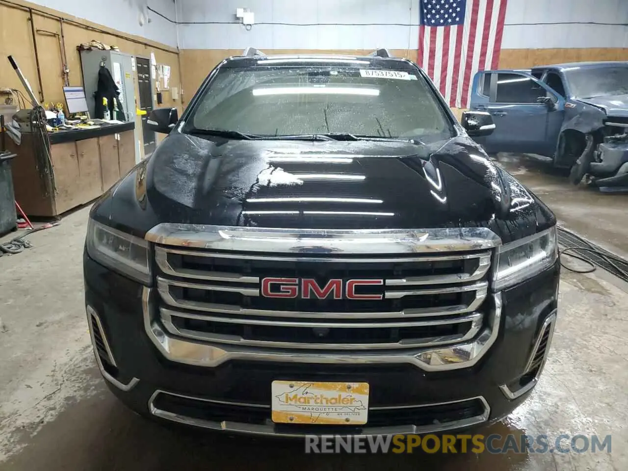 5 Photograph of a damaged car 1GKKNUL42NZ170142 GMC ACADIA 2022