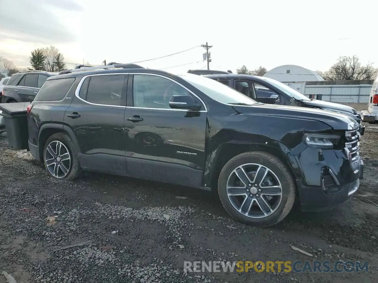 4 Photograph of a damaged car 1GKKNULS6NZ178548 GMC ACADIA 2022