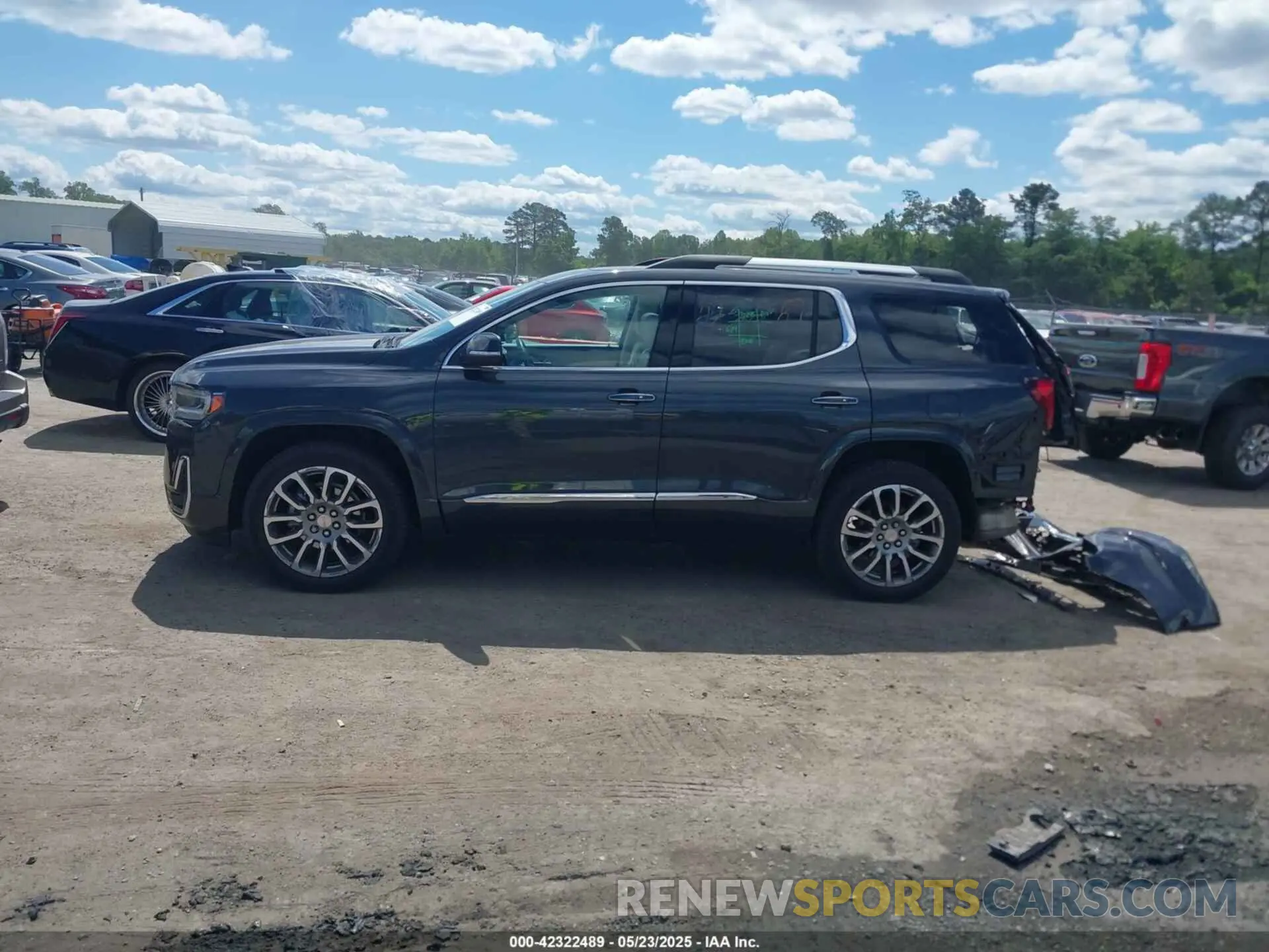 15 Photograph of a damaged car 1GKKNXLS0NZ168843 GMC ACADIA 2022