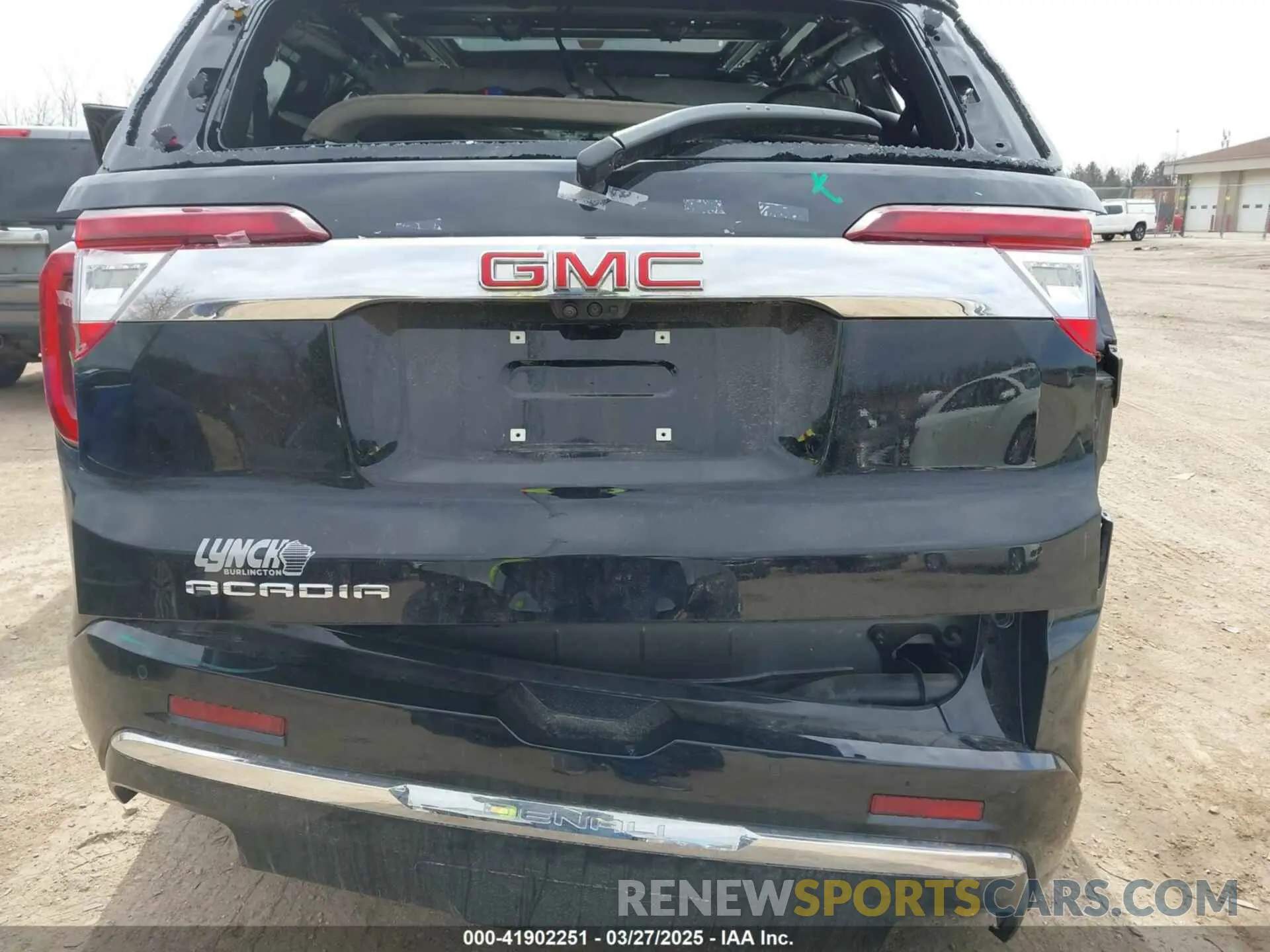 6 Photograph of a damaged car 1GKKNXLS6NZ143347 GMC ACADIA 2022