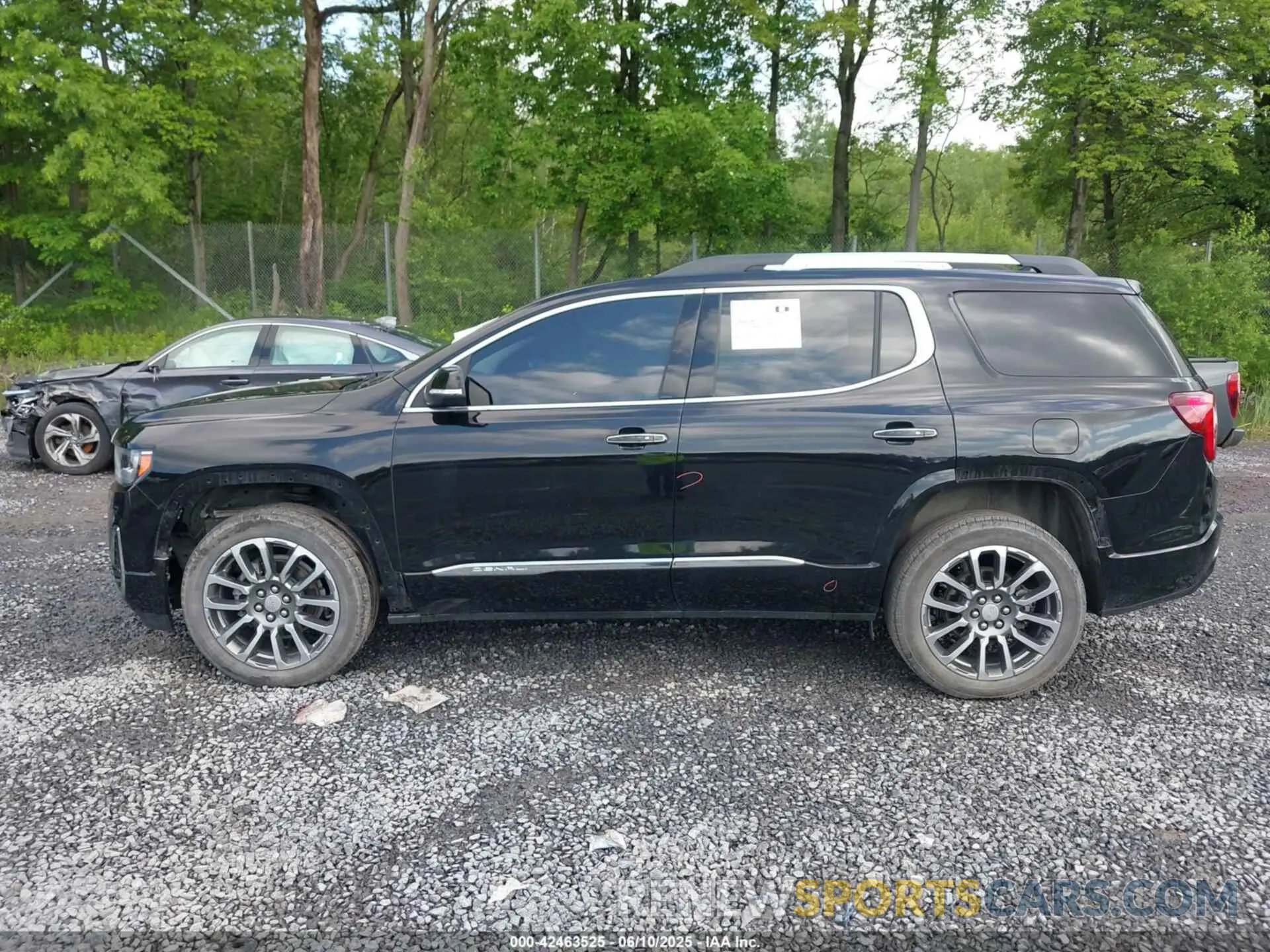 14 Photograph of a damaged car 1GKKNXLSXNZ175038 GMC ACADIA 2022