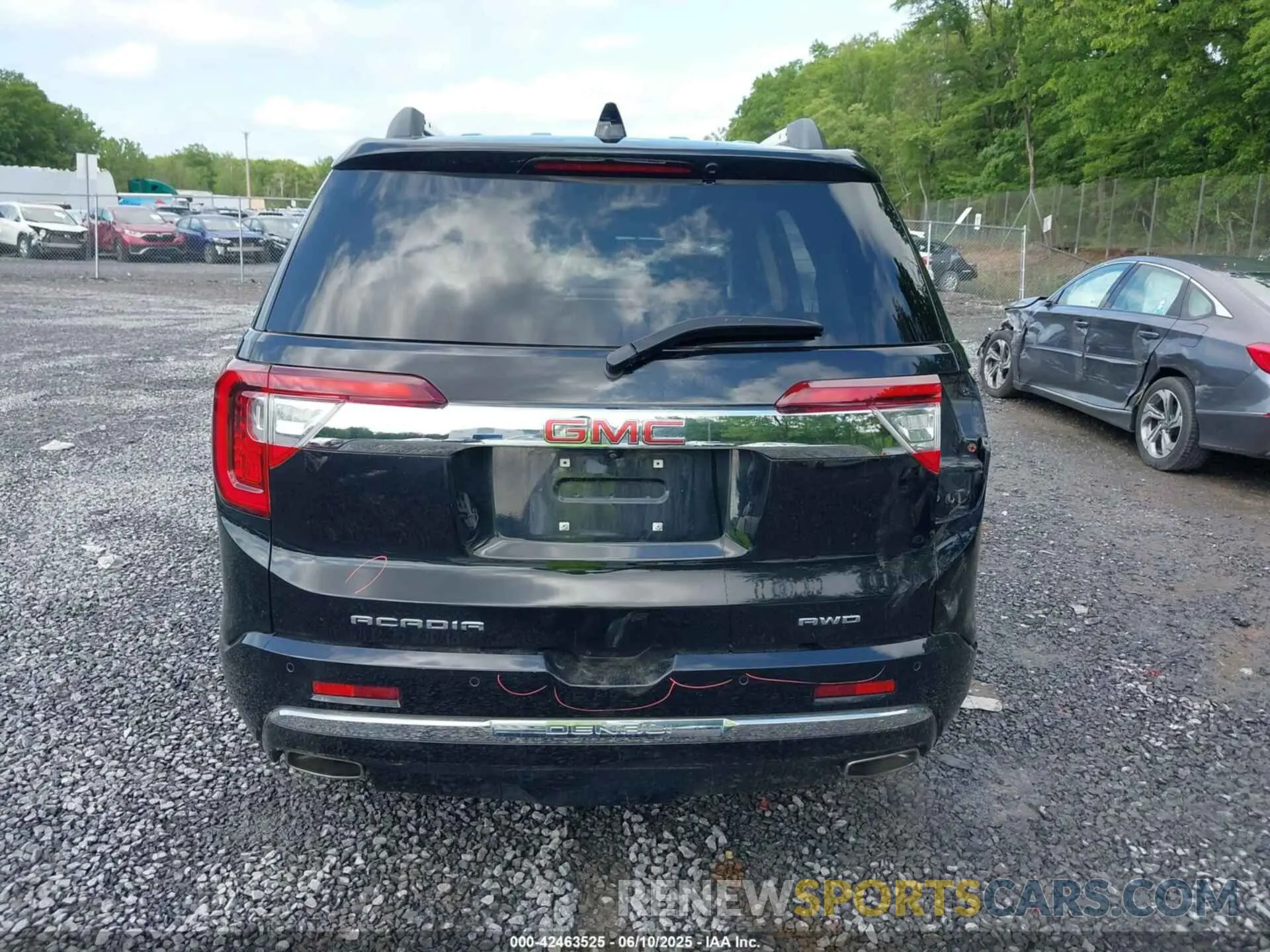 16 Photograph of a damaged car 1GKKNXLSXNZ175038 GMC ACADIA 2022