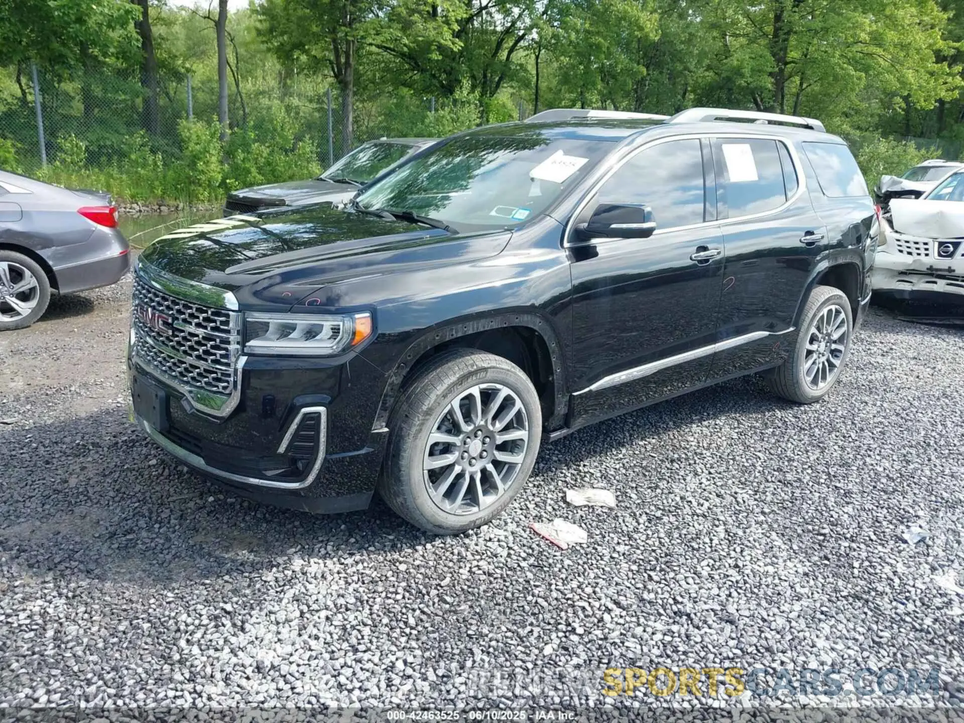 2 Photograph of a damaged car 1GKKNXLSXNZ175038 GMC ACADIA 2022