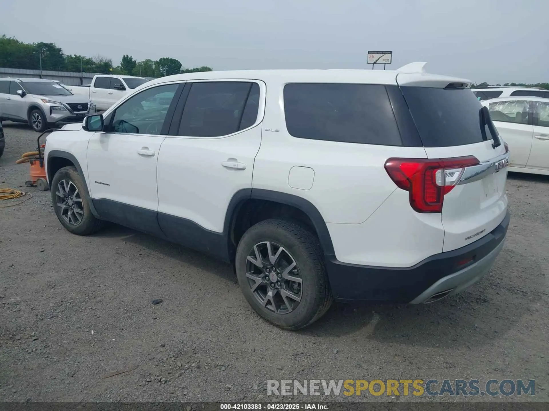 3 Фотография поврежденного автомобиля 1GKKNKL40PZ242091 GMC ACADIA 2023