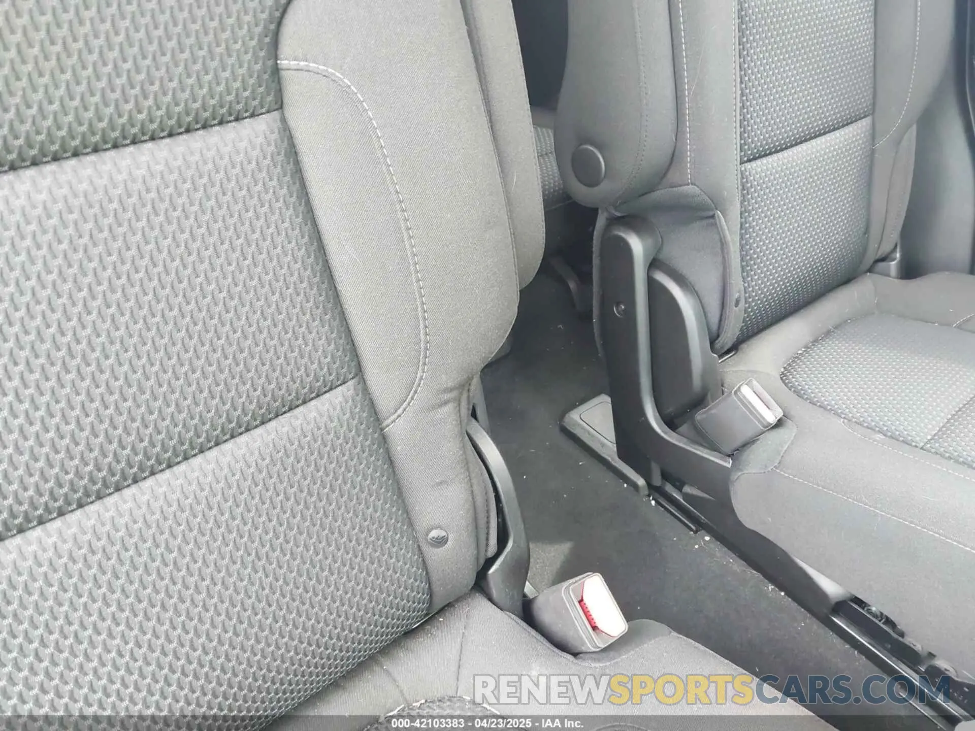 6 Фотография поврежденного автомобиля 1GKKNKL40PZ242091 GMC ACADIA 2023