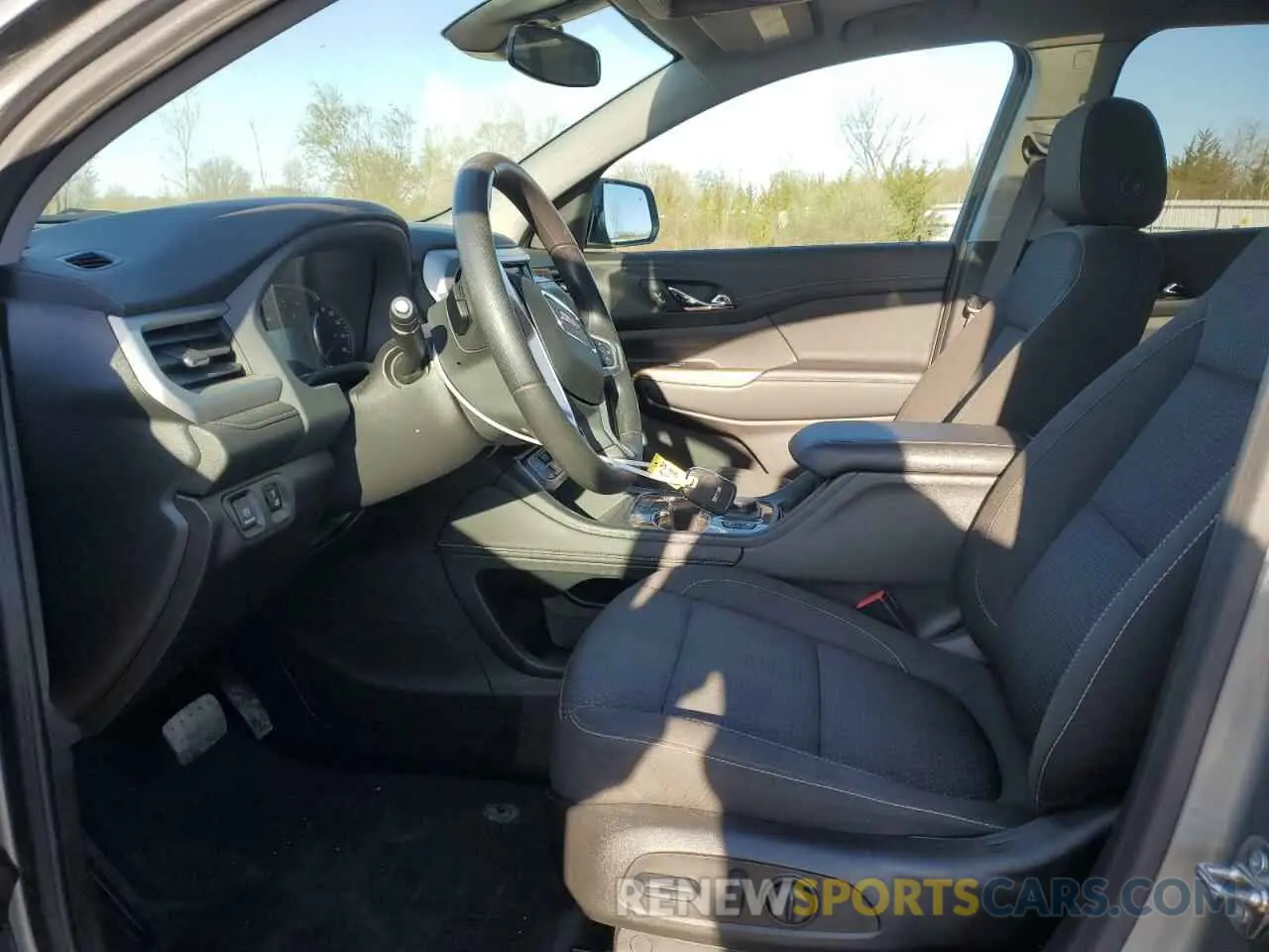 7 Photograph of a damaged car 1GKKNKL42PZ260463 GMC ACADIA 2023
