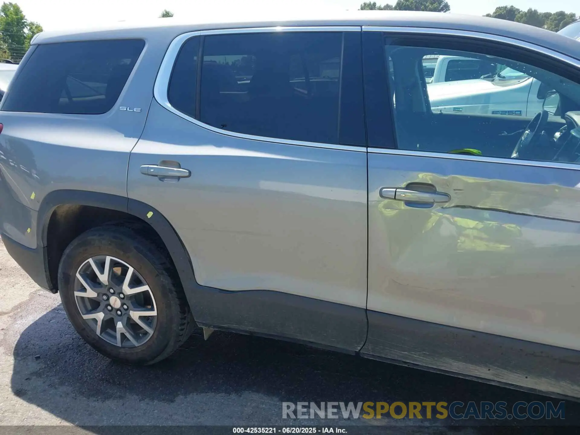 17 Photograph of a damaged car 1GKKNKL44PZ200362 GMC ACADIA 2023