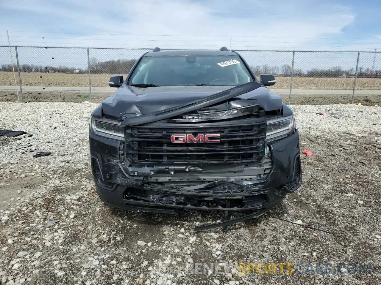 5 Photograph of a damaged car 1GKKNKL46PZ139337 GMC ACADIA 2023
