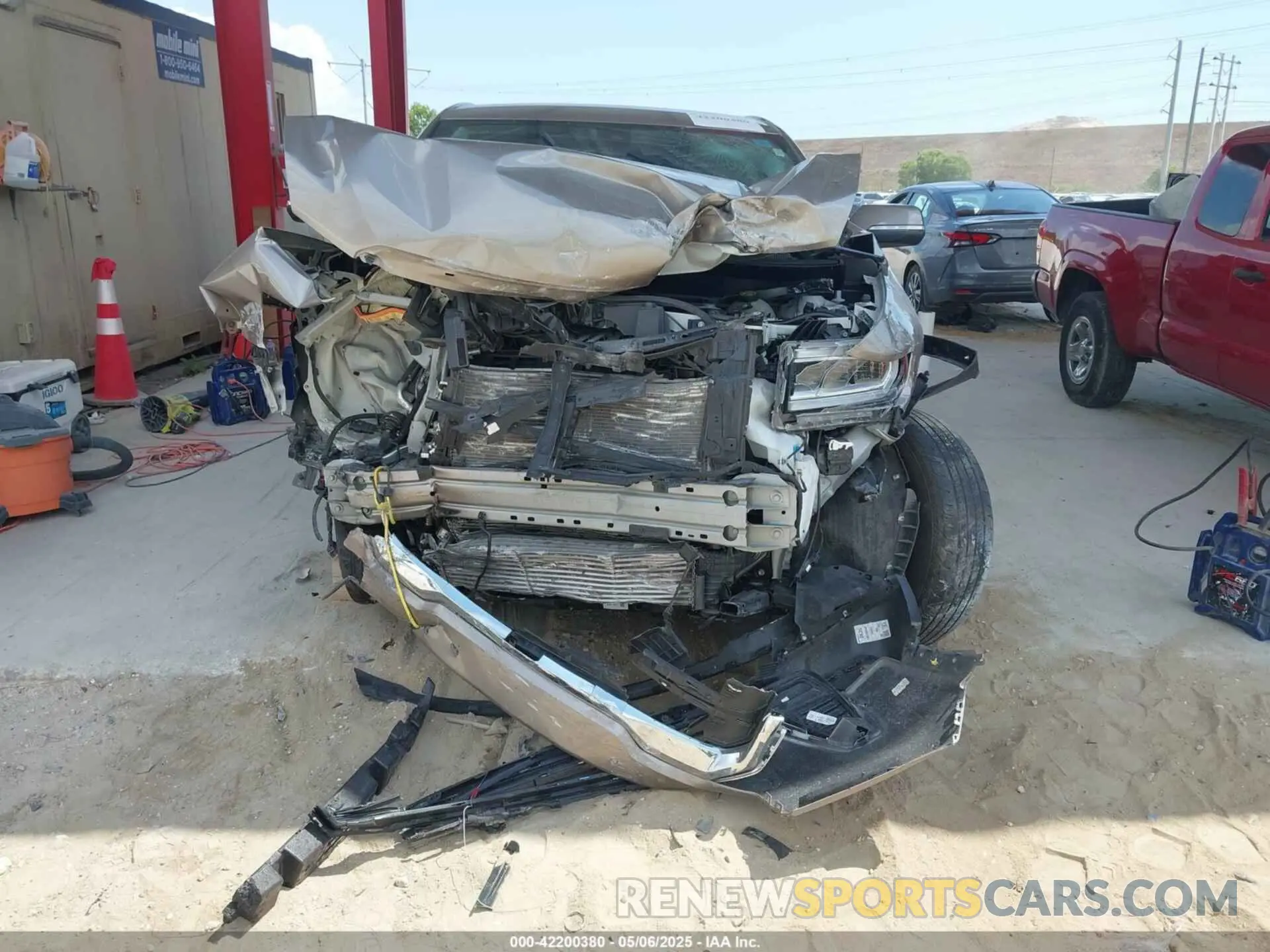 6 Photograph of a damaged car 1GKKNKL46PZ162813 GMC ACADIA 2023