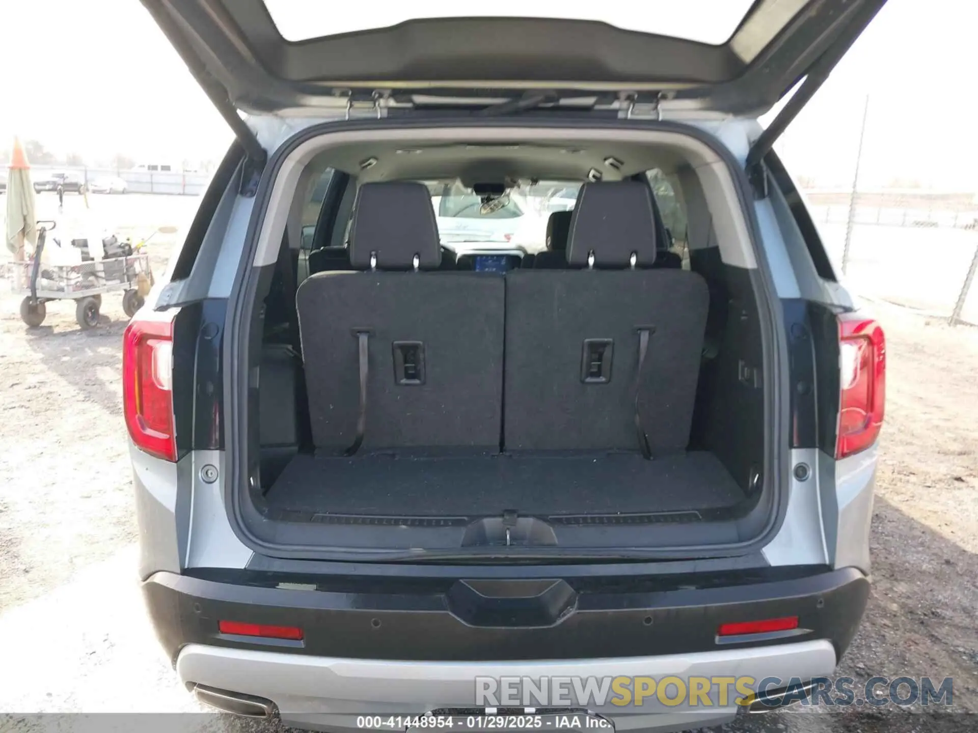 17 Фотография поврежденного автомобиля 1GKKNKL48PZ175594 GMC ACADIA 2023