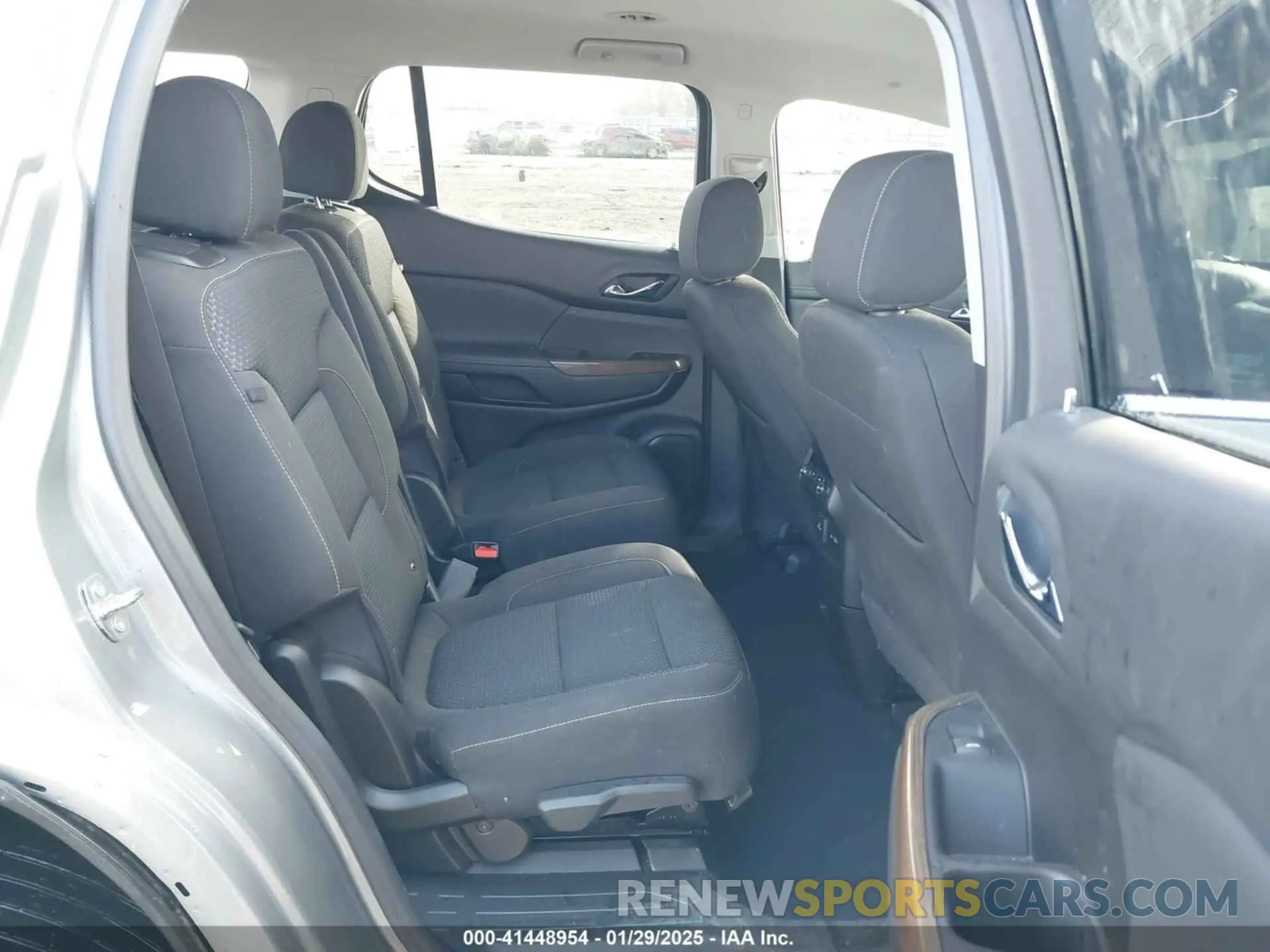 8 Фотография поврежденного автомобиля 1GKKNKL48PZ175594 GMC ACADIA 2023