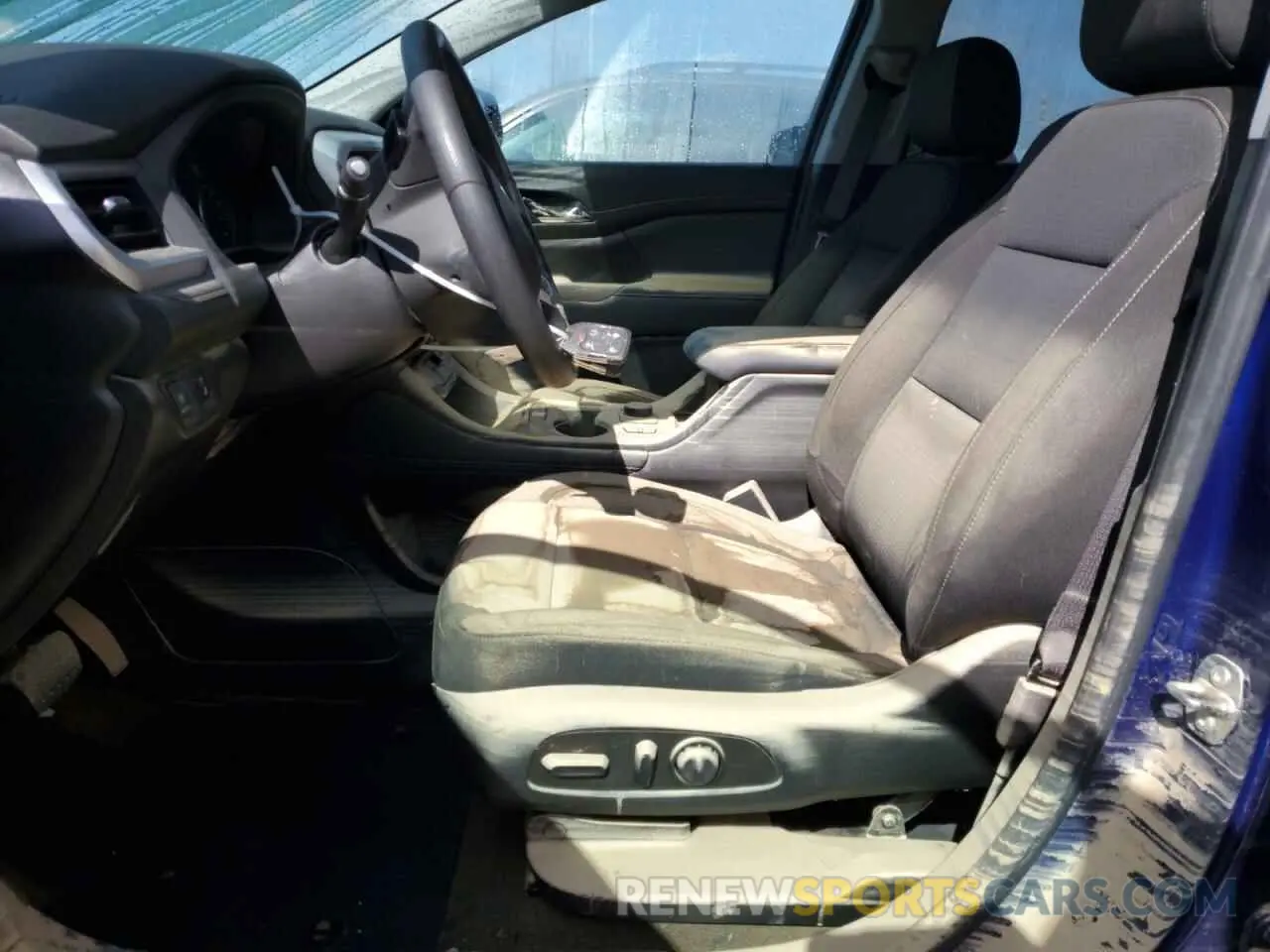 7 Photograph of a damaged car 1GKKNKL48PZ211333 GMC ACADIA 2023