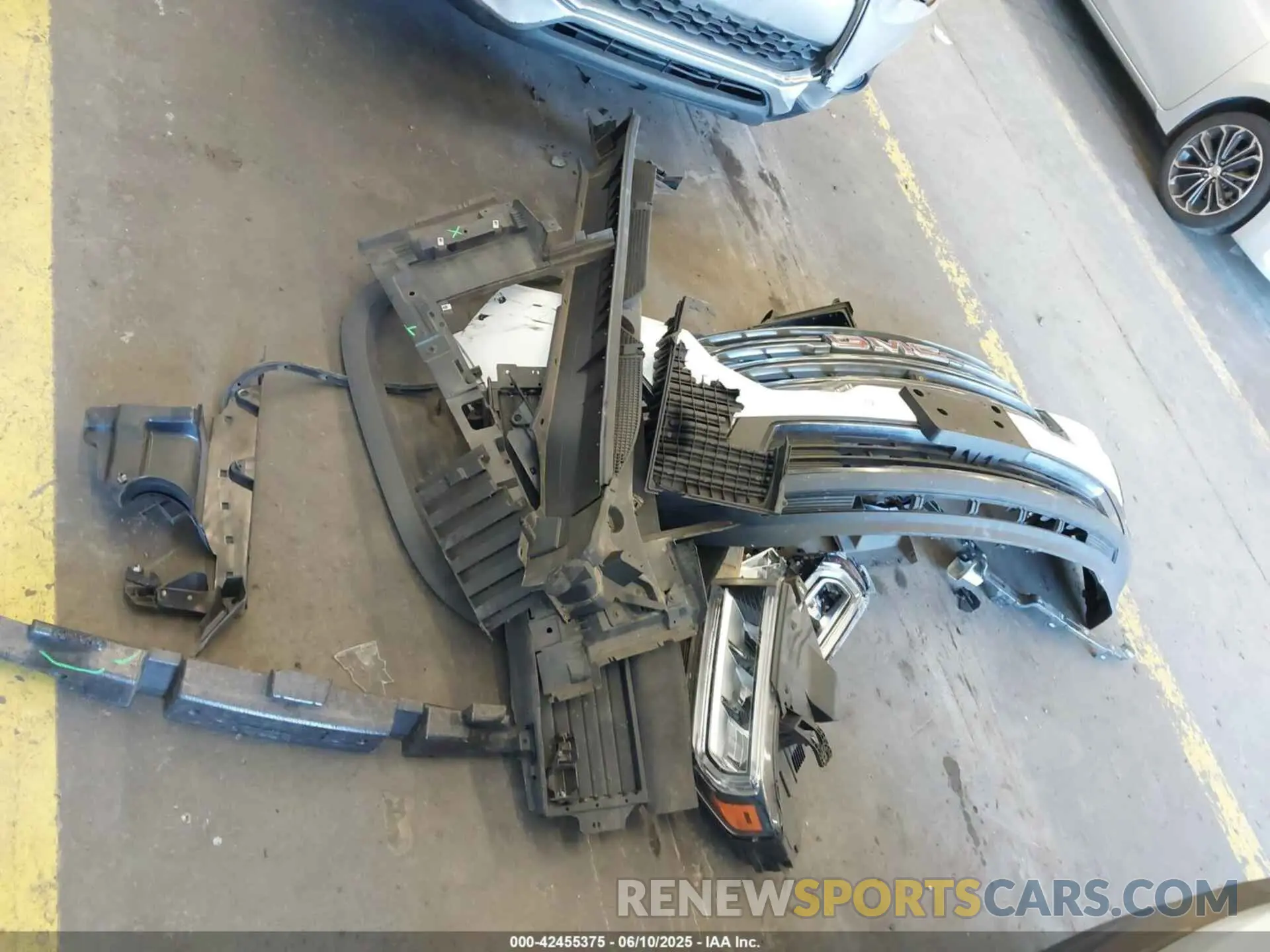 12 Photograph of a damaged car 1GKKNLLS1PZ203854 GMC ACADIA 2023