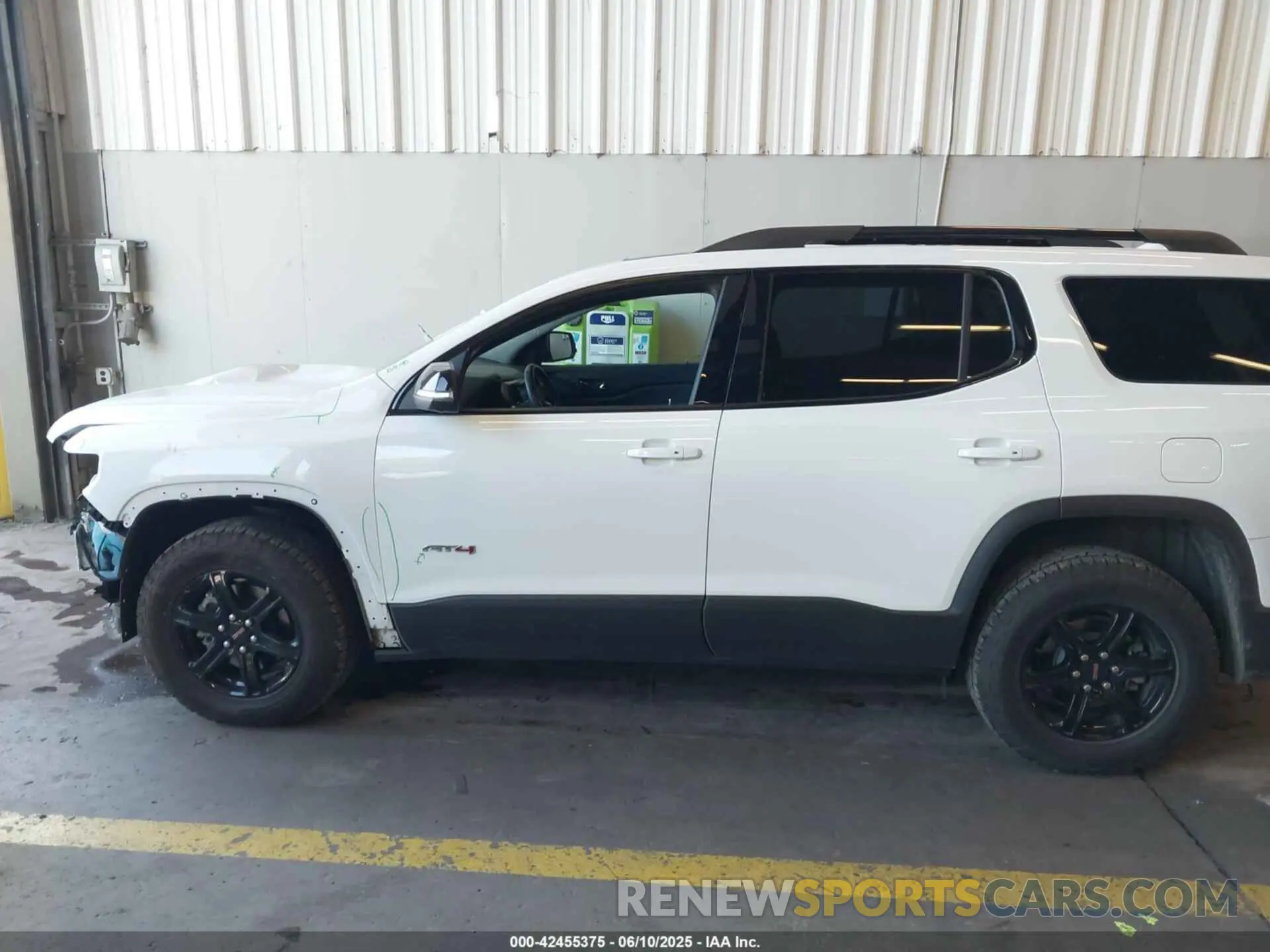 15 Photograph of a damaged car 1GKKNLLS1PZ203854 GMC ACADIA 2023