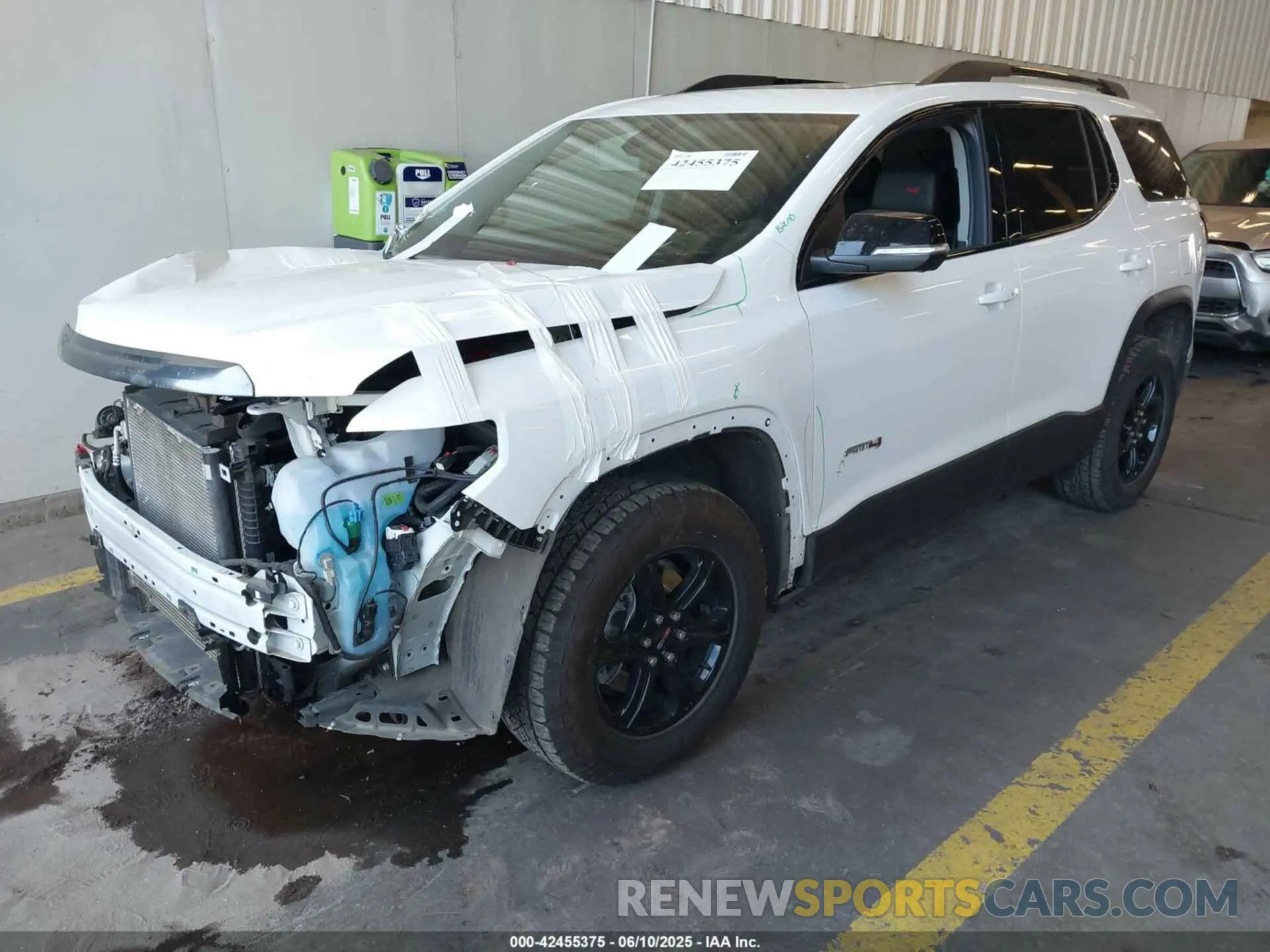 2 Photograph of a damaged car 1GKKNLLS1PZ203854 GMC ACADIA 2023