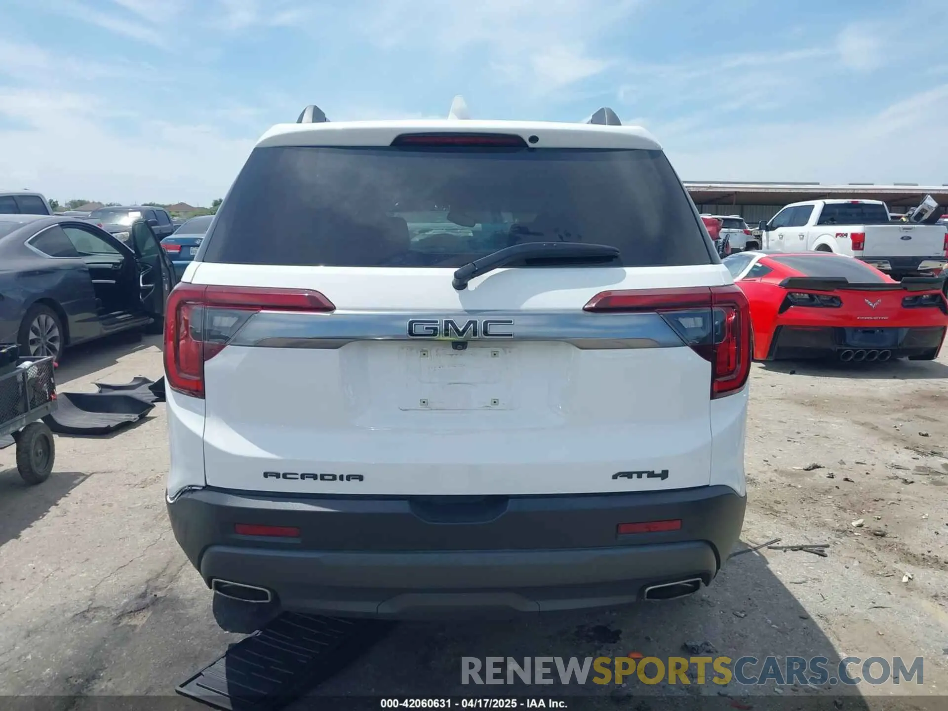 16 Photograph of a damaged car 1GKKNLLS1PZ248079 GMC ACADIA 2023