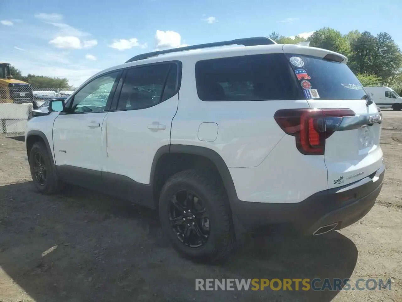 2 Photograph of a damaged car 1GKKNLLS4PZ165679 GMC ACADIA 2023