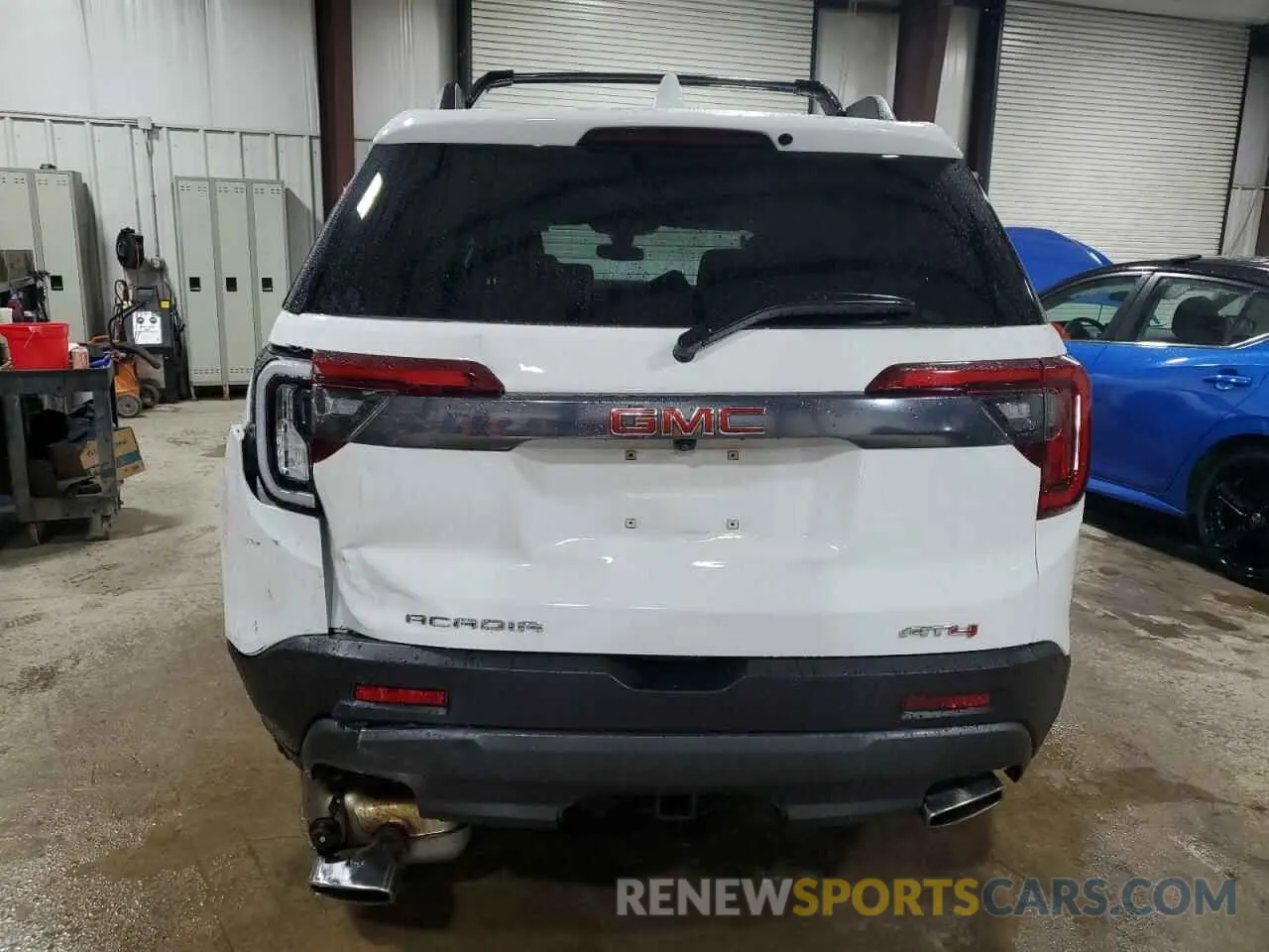 6 Photograph of a damaged car 1GKKNLLS5PZ260879 GMC ACADIA 2023