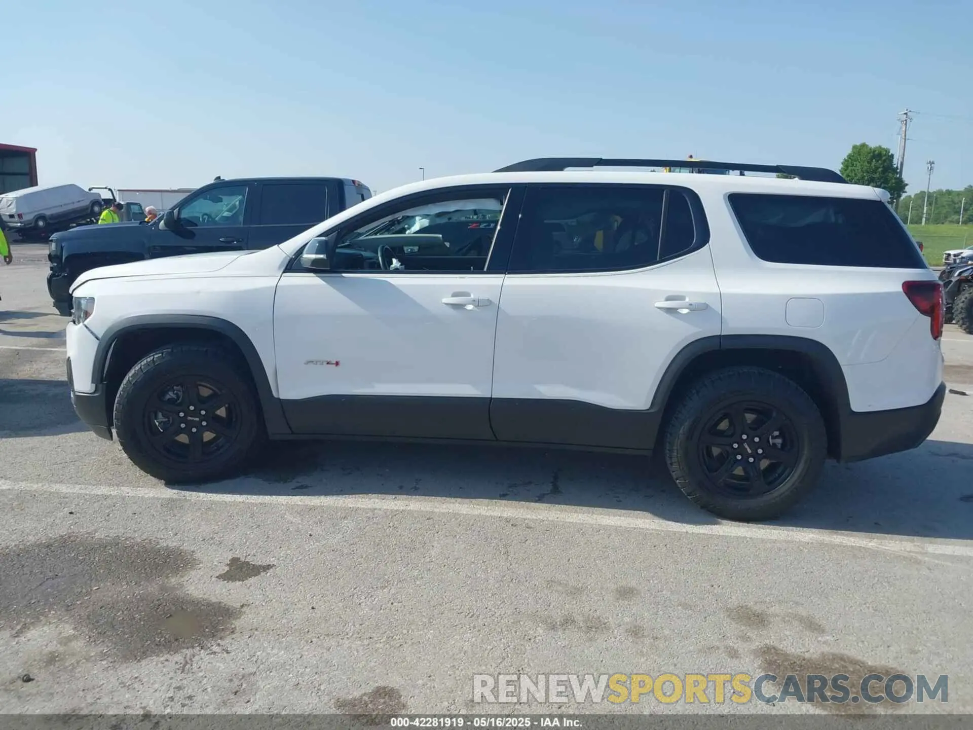 14 Photograph of a damaged car 1GKKNLLS7PZ244277 GMC ACADIA 2023