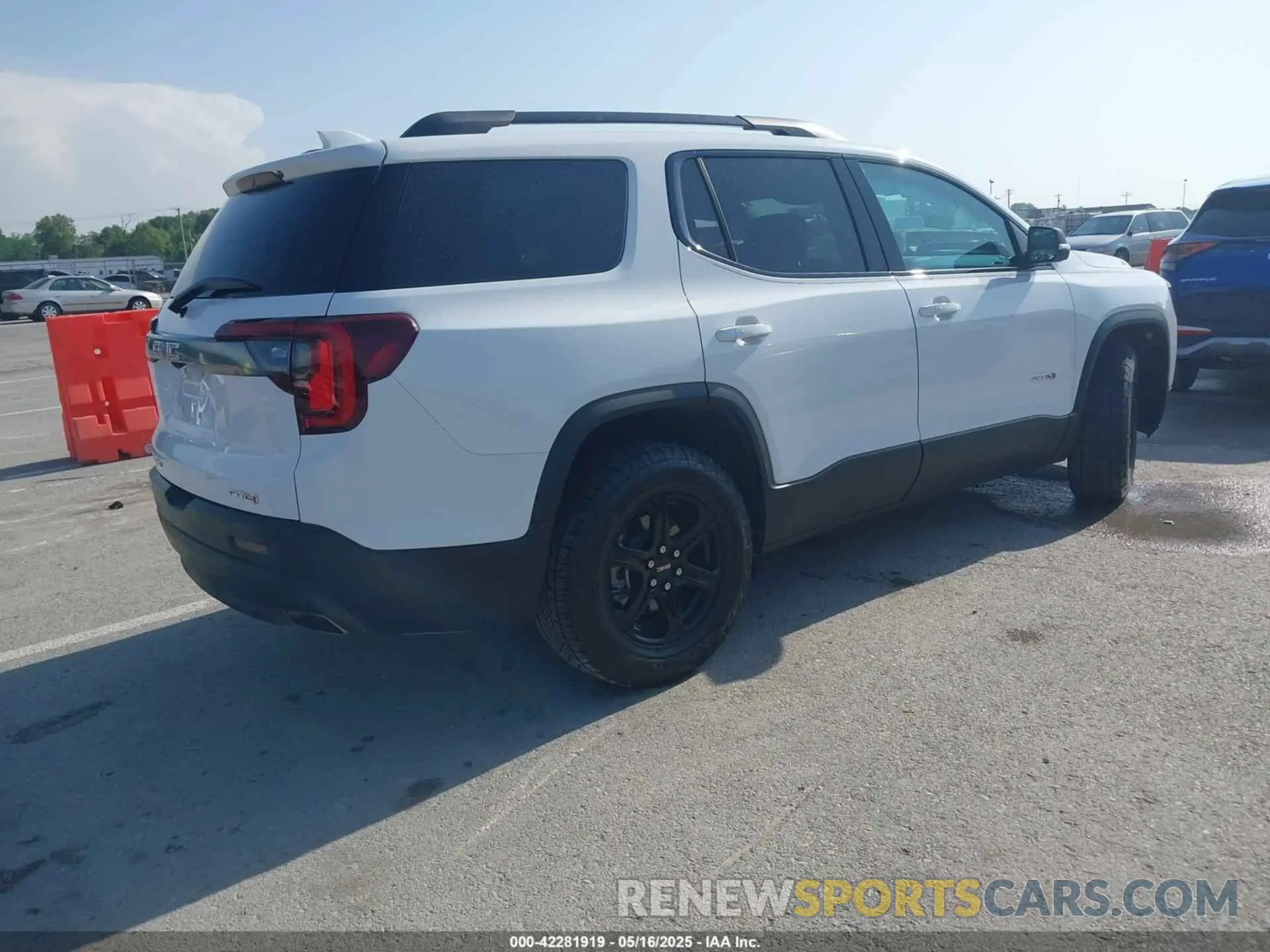 4 Photograph of a damaged car 1GKKNLLS7PZ244277 GMC ACADIA 2023