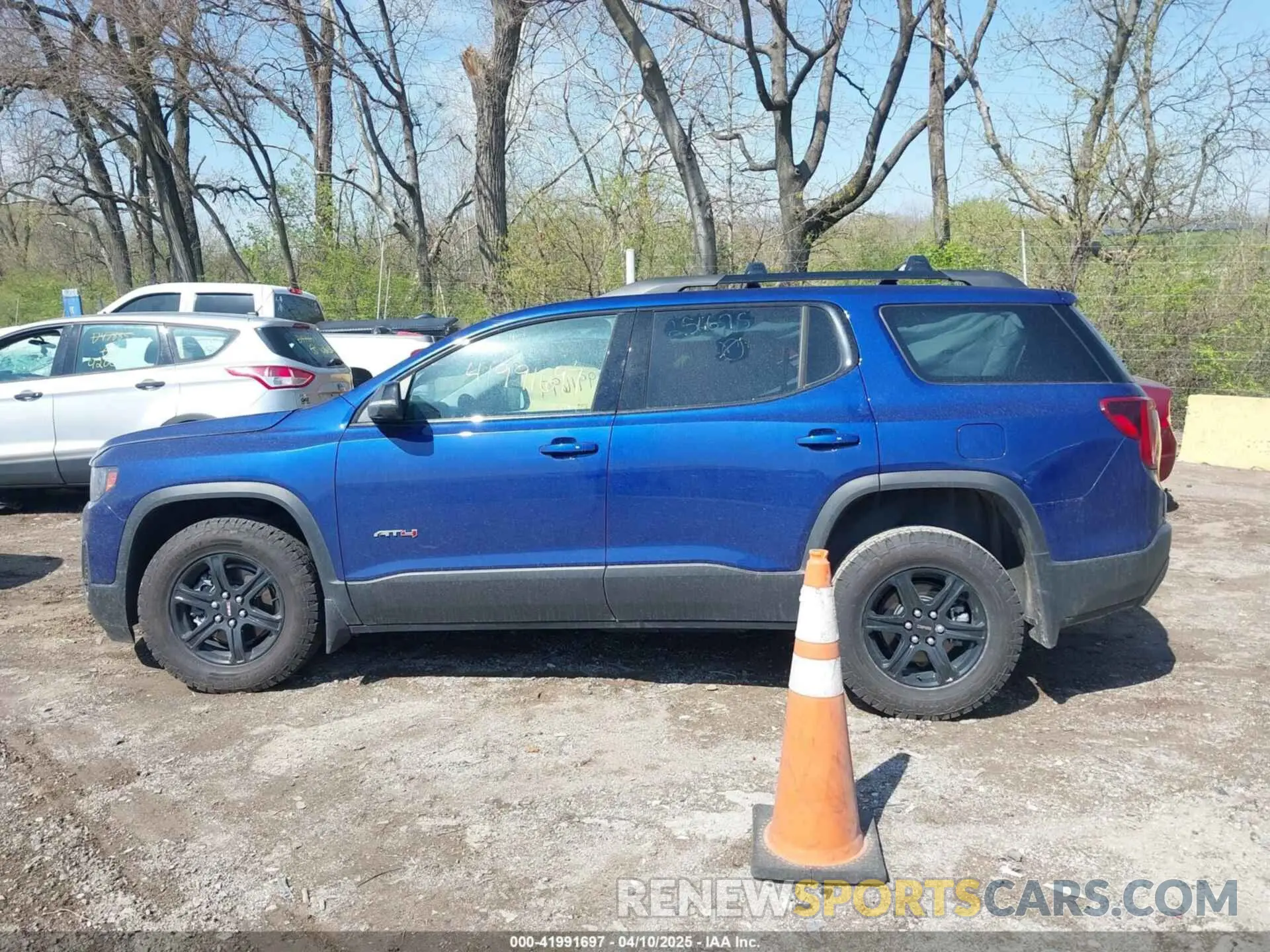 14 Photograph of a damaged car 1GKKNLLSXPZ251675 GMC ACADIA 2023