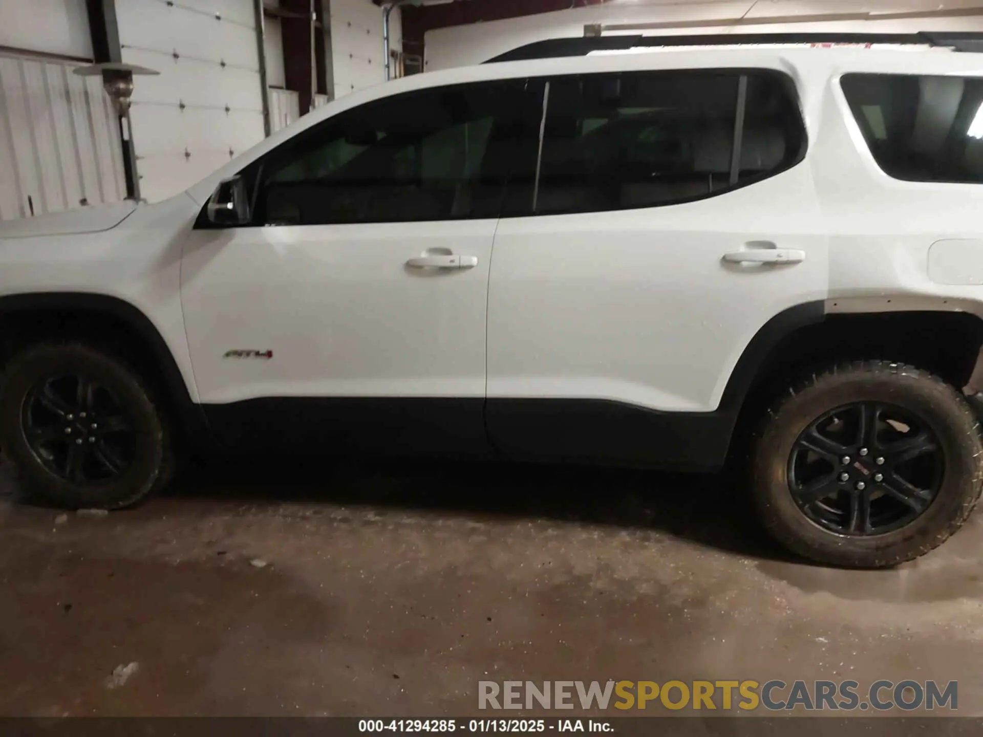 15 Photograph of a damaged car 1GKKNLLSXPZ256200 GMC ACADIA 2023