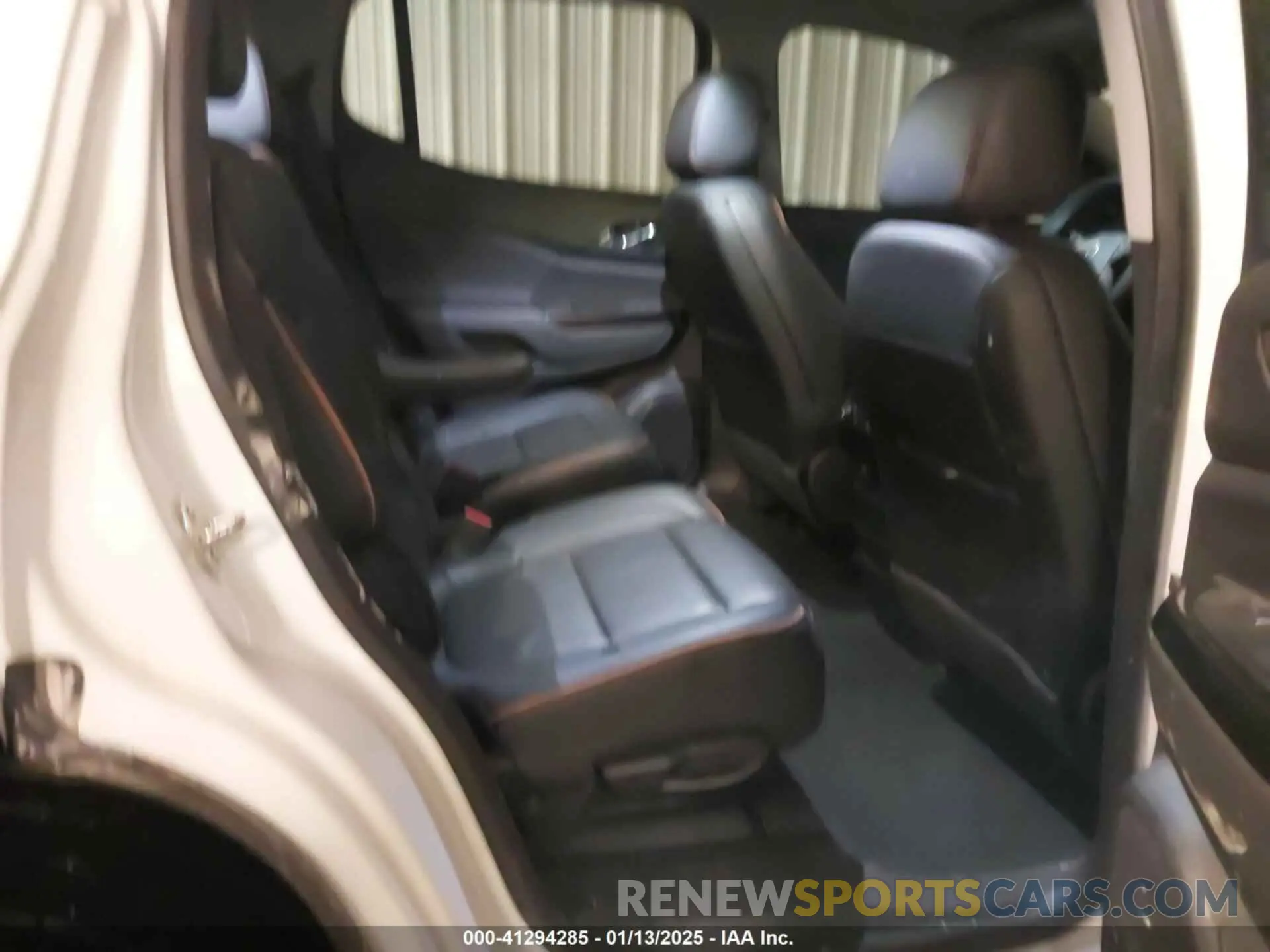 8 Photograph of a damaged car 1GKKNLLSXPZ256200 GMC ACADIA 2023