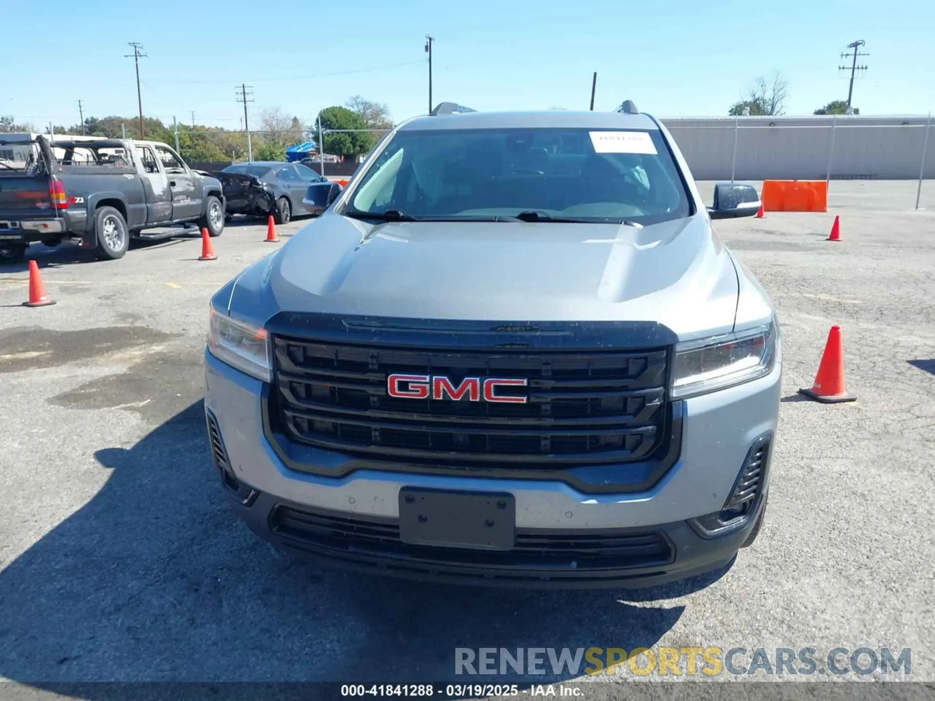 12 Фотография поврежденного автомобиля 1GKKNML40PZ119581 GMC ACADIA 2023