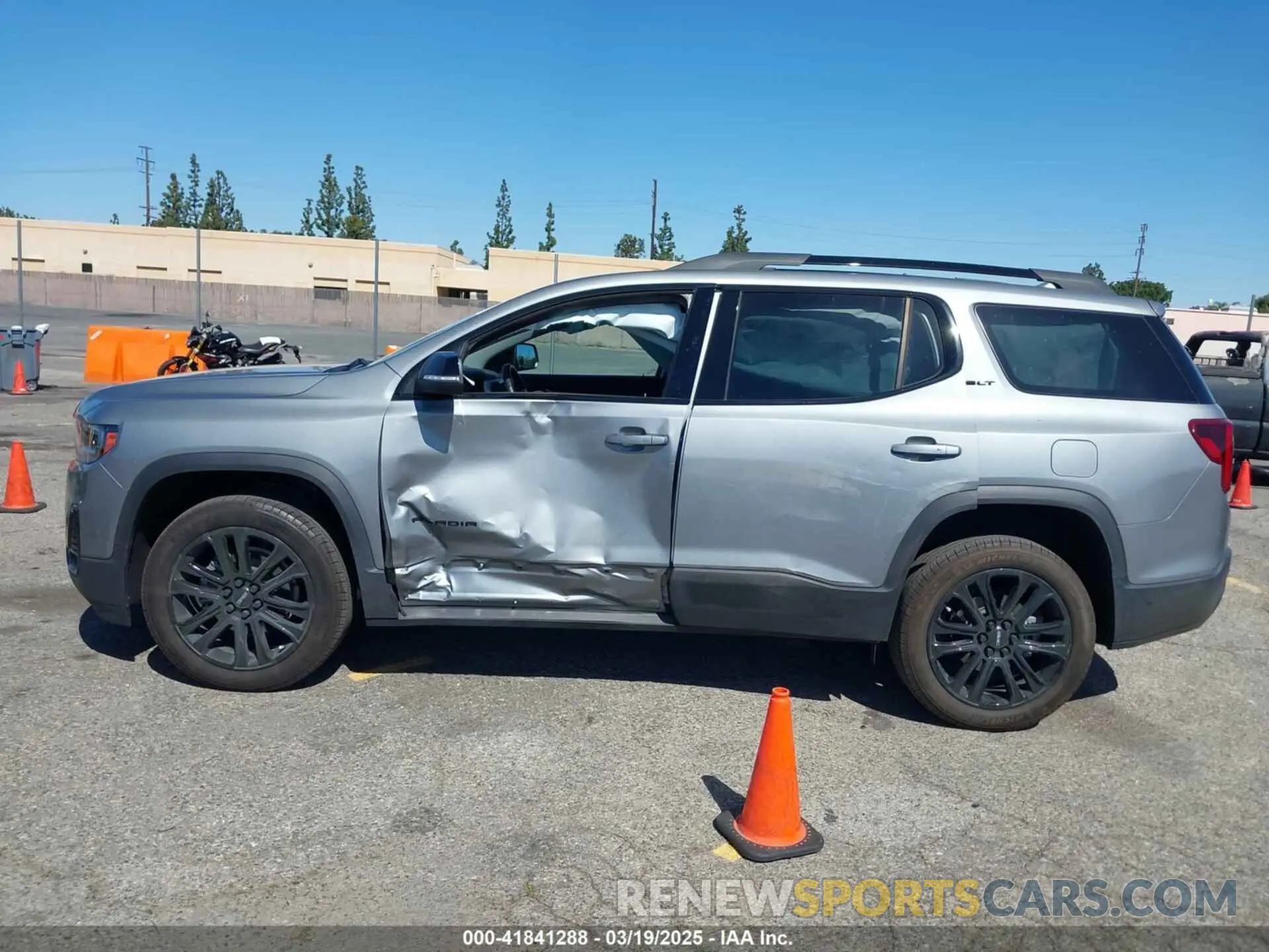 14 Фотография поврежденного автомобиля 1GKKNML40PZ119581 GMC ACADIA 2023