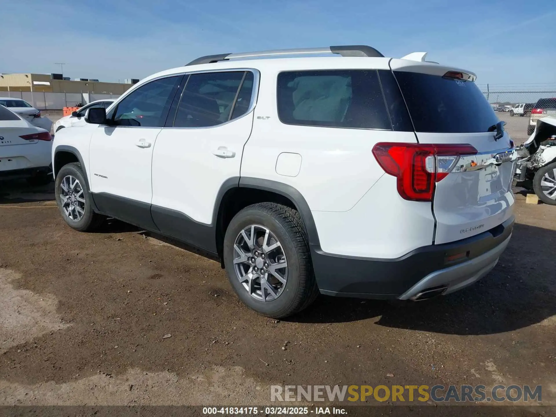 3 Фотография поврежденного автомобиля 1GKKNML42PZ127097 GMC ACADIA 2023