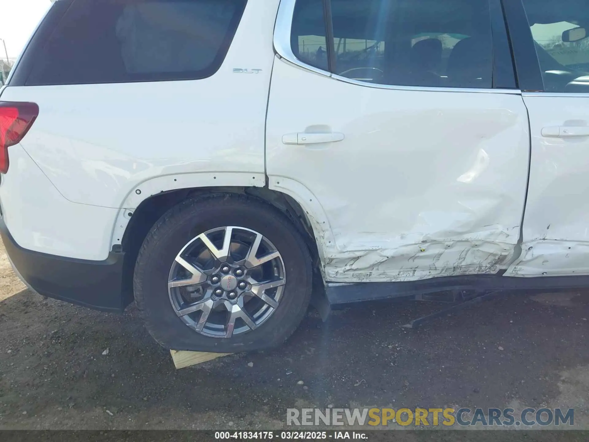6 Фотография поврежденного автомобиля 1GKKNML42PZ127097 GMC ACADIA 2023
