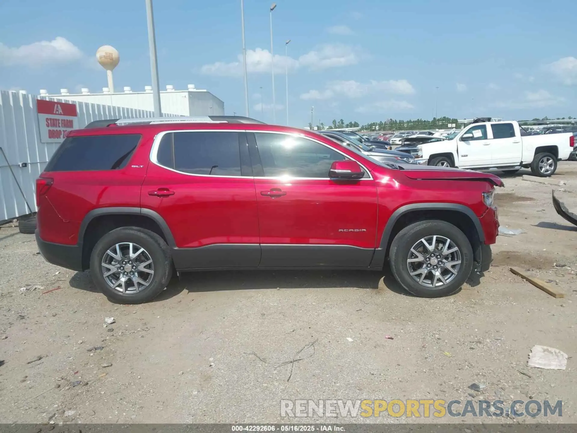 13 Photograph of a damaged car 1GKKNML42PZ173612 GMC ACADIA 2023