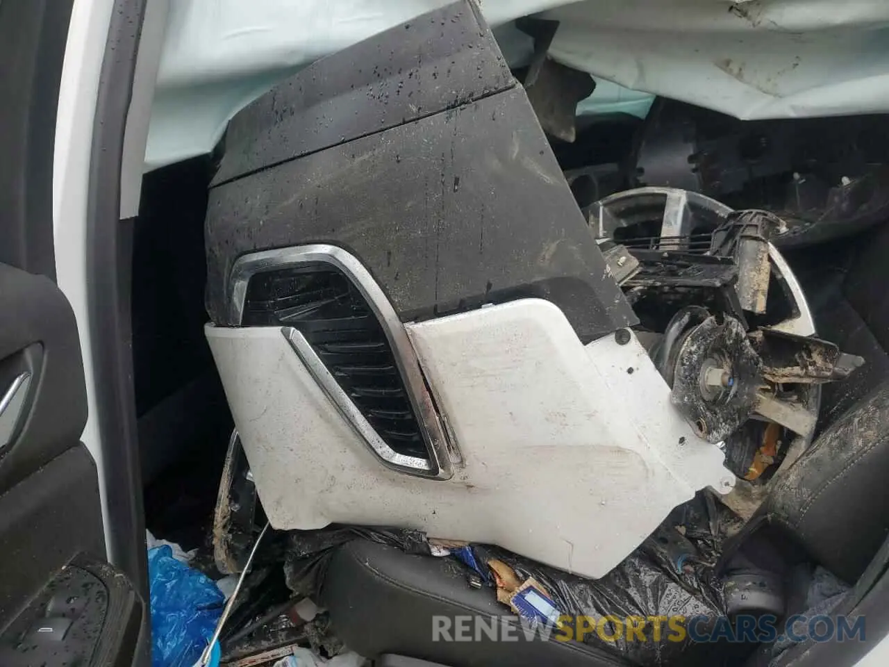 11 Photograph of a damaged car 1GKKNML43PZ221067 GMC ACADIA 2023