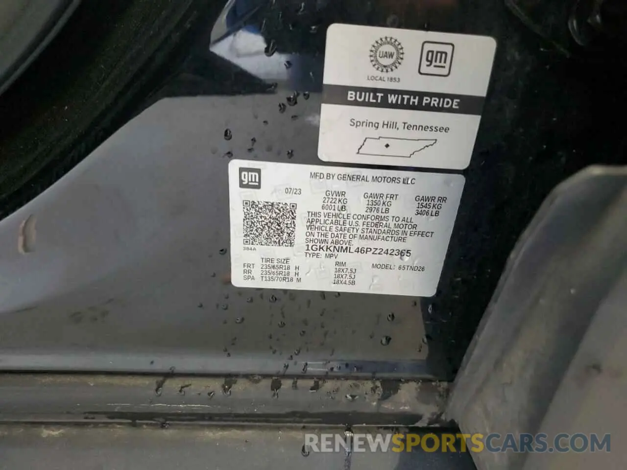 14 Photograph of a damaged car 1GKKNML46PZ242365 GMC ACADIA 2023