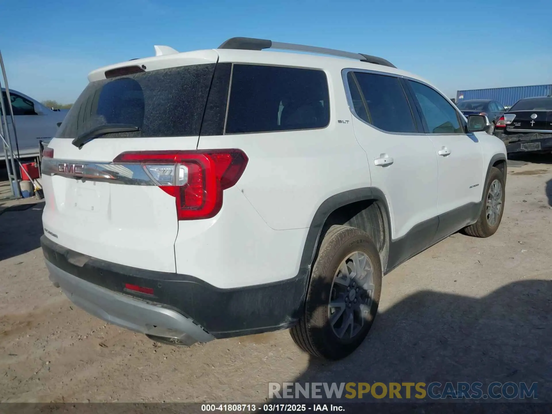 4 Photograph of a damaged car 1GKKNML47PZ168955 GMC ACADIA 2023
