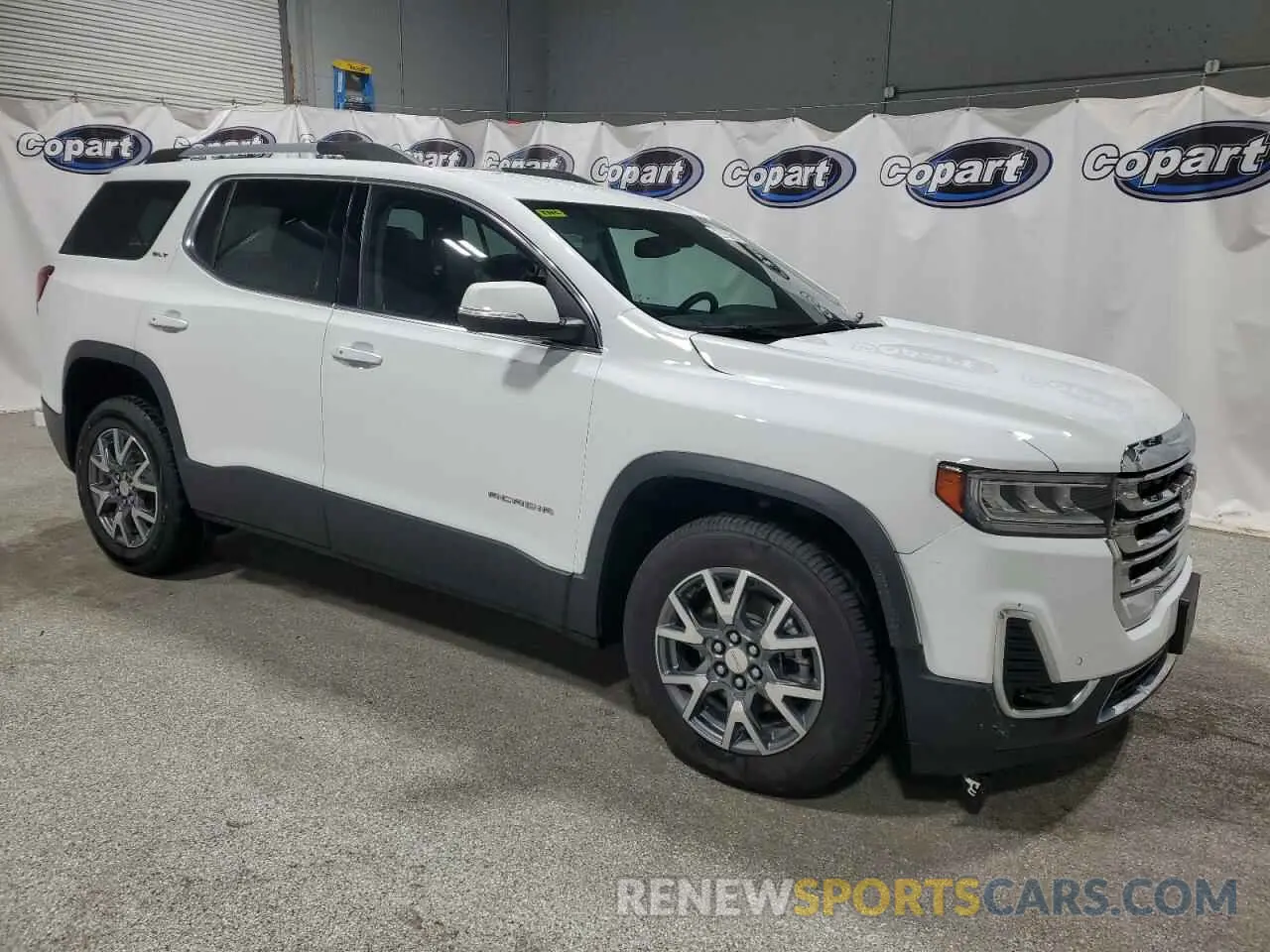 4 Photograph of a damaged car 1GKKNML48PZ154417 GMC ACADIA 2023