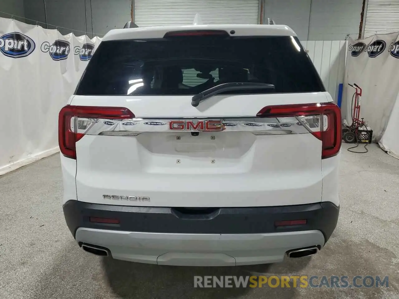 6 Photograph of a damaged car 1GKKNML48PZ154417 GMC ACADIA 2023