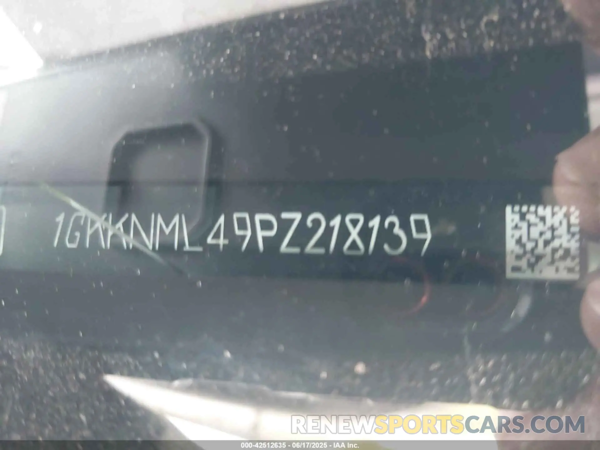 9 Photograph of a damaged car 1GKKNML49PZ218139 GMC ACADIA 2023