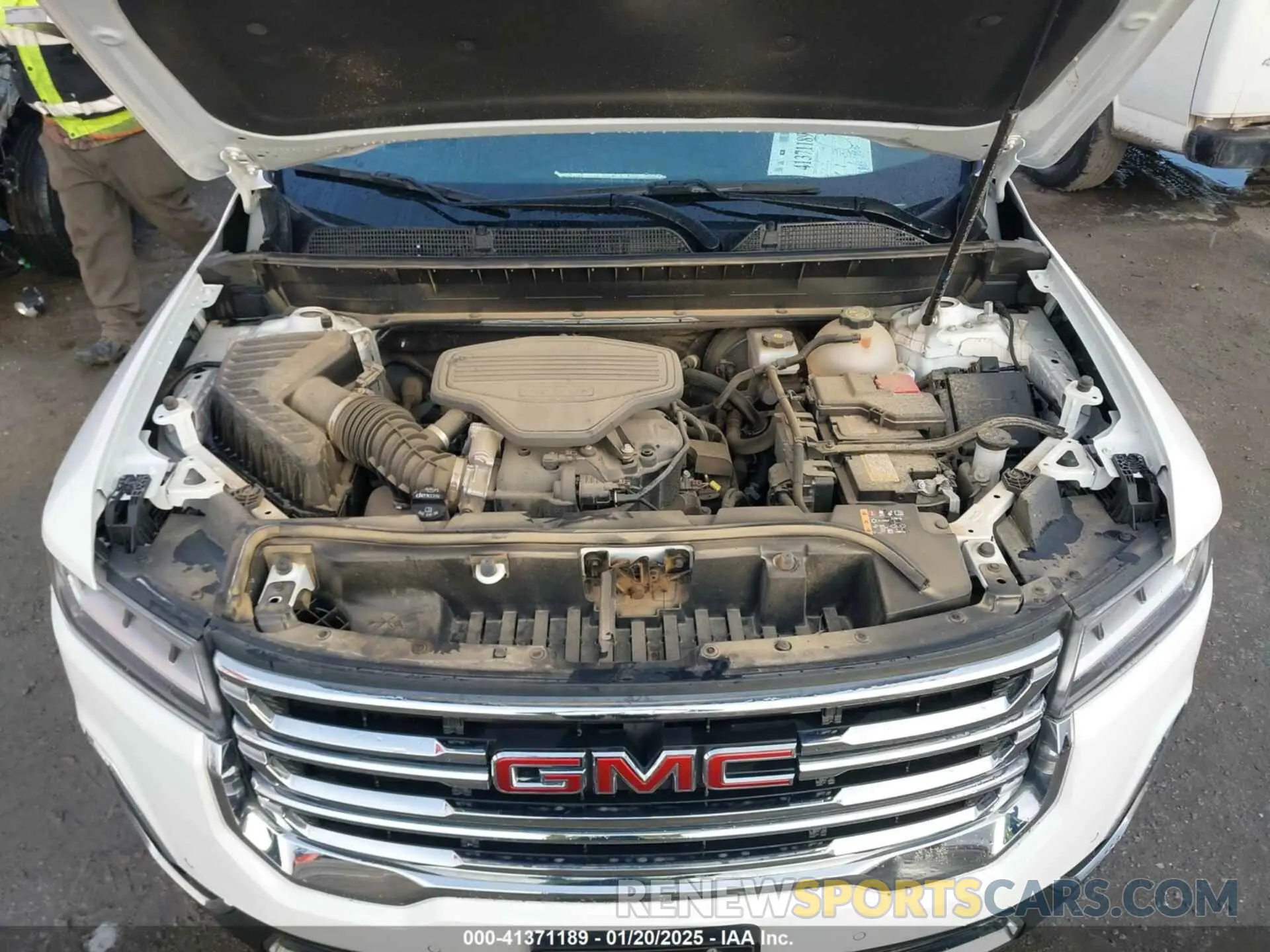 10 Photograph of a damaged car 1GKKNMLS0PZ212549 GMC ACADIA 2023