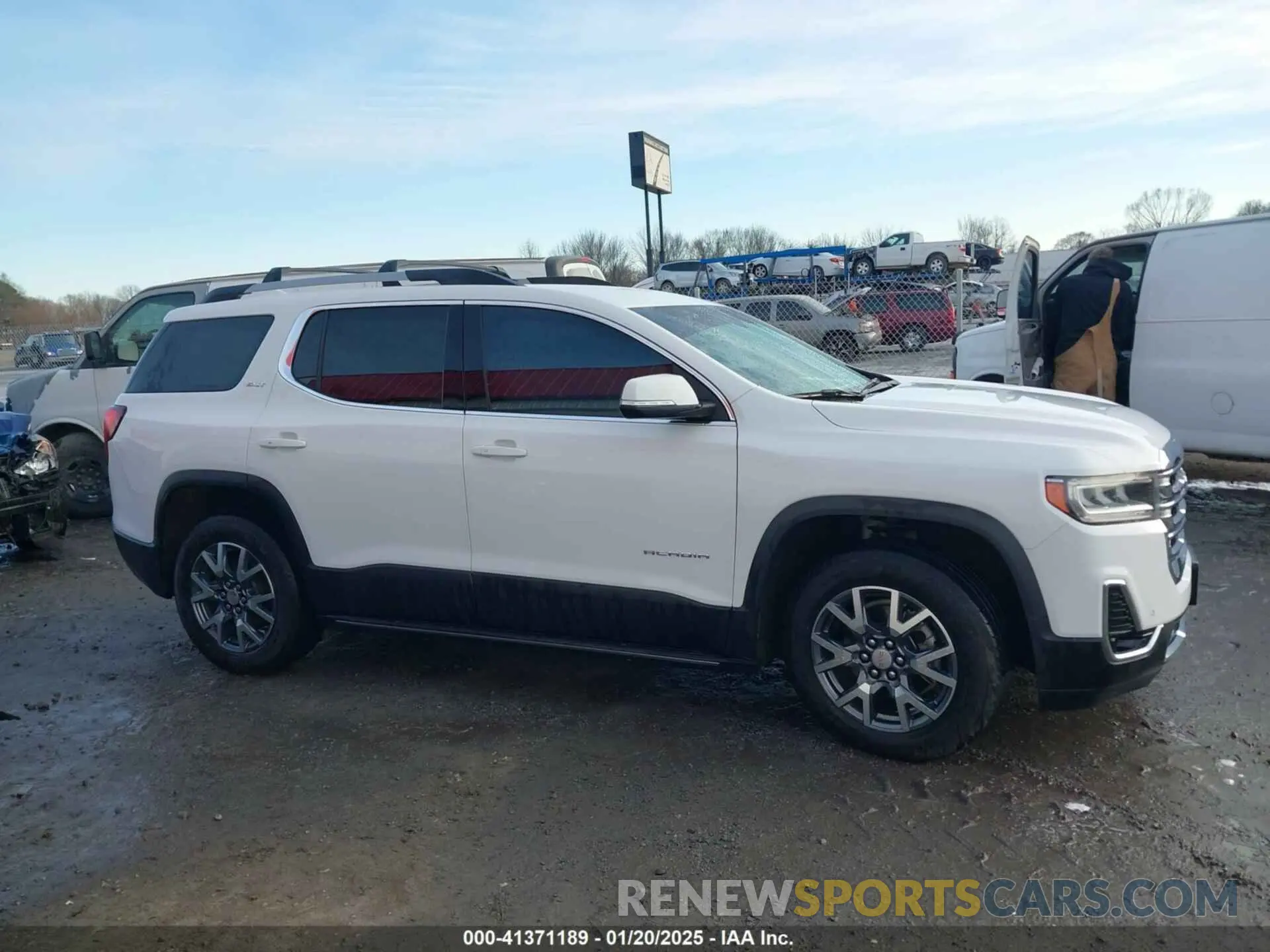 13 Photograph of a damaged car 1GKKNMLS0PZ212549 GMC ACADIA 2023