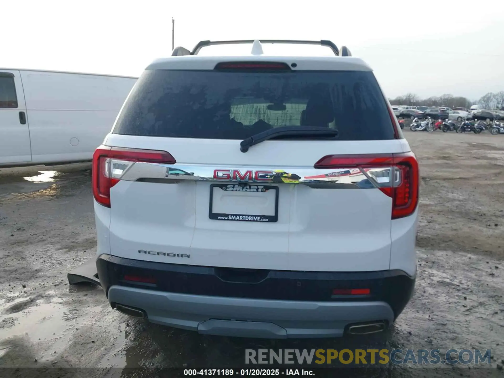 16 Photograph of a damaged car 1GKKNMLS0PZ212549 GMC ACADIA 2023