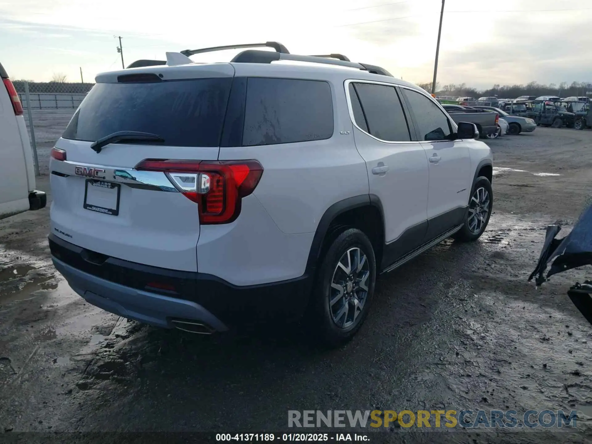 4 Photograph of a damaged car 1GKKNMLS0PZ212549 GMC ACADIA 2023