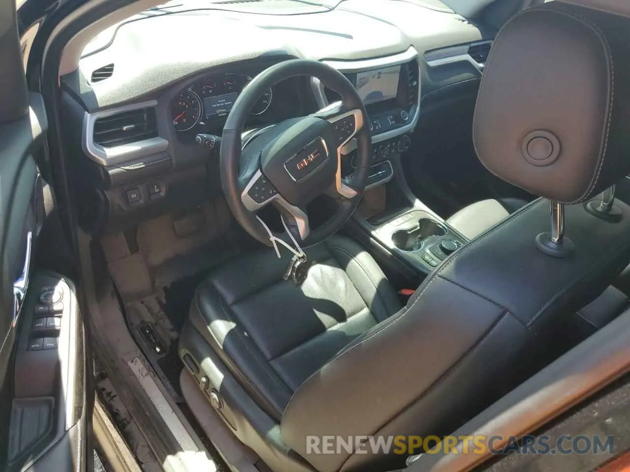 8 Photograph of a damaged car 1GKKNMLS2PZ155125 GMC ACADIA 2023