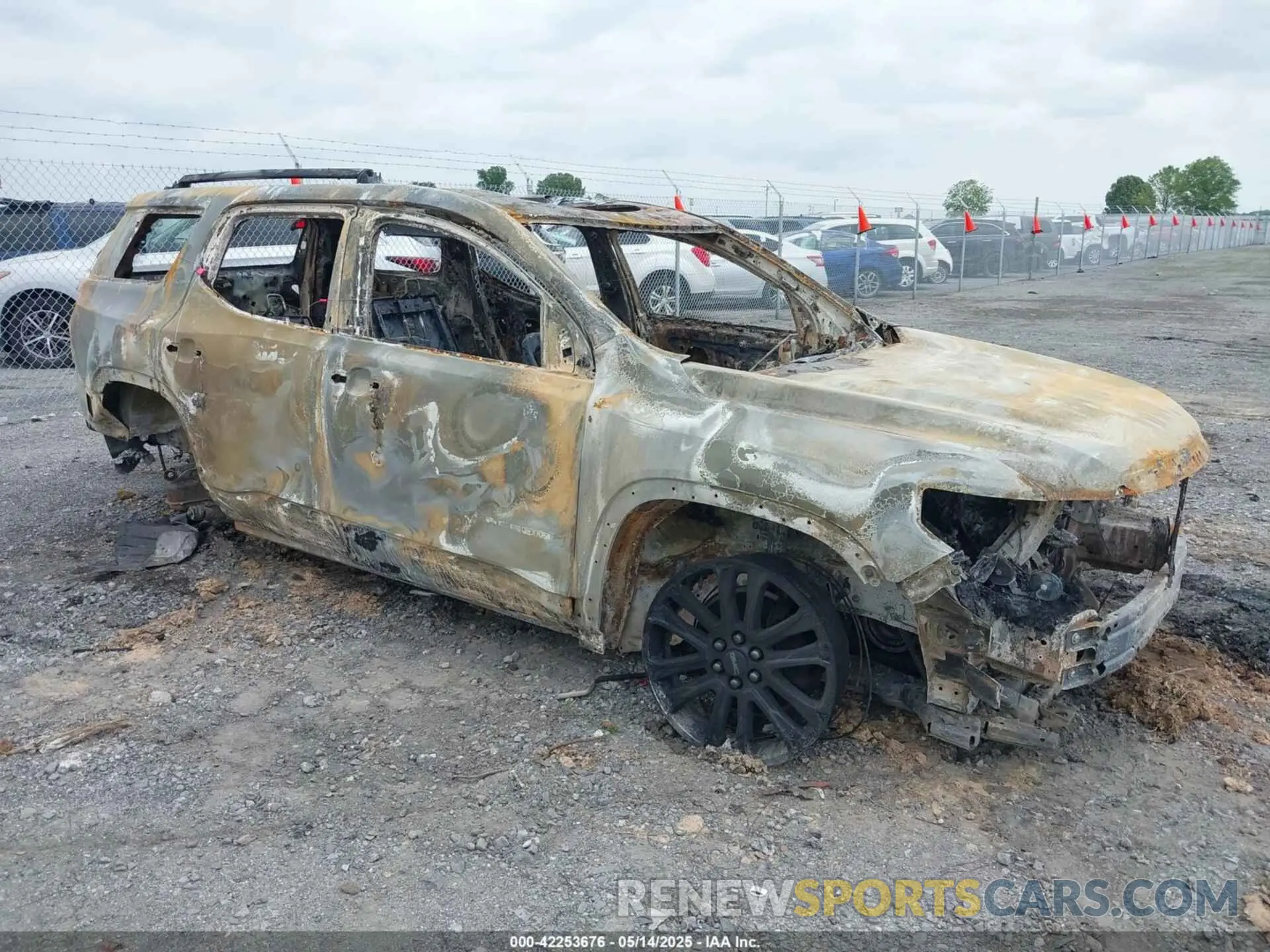 1 Photograph of a damaged car 1GKKNMLS2PZ161359 GMC ACADIA 2023
