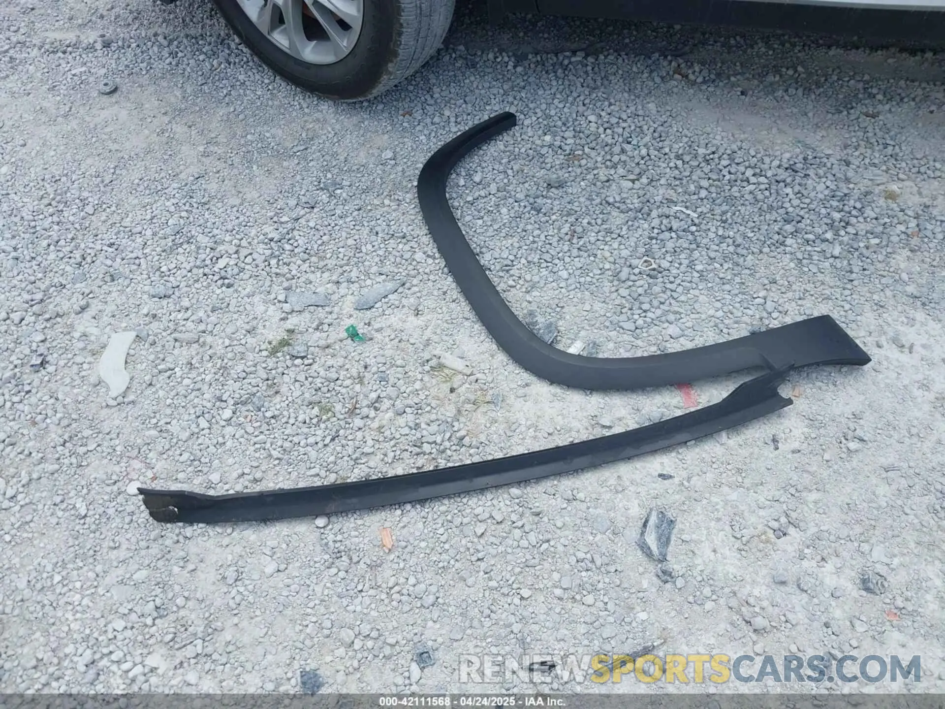 12 Photograph of a damaged car 1GKKNMLS3PZ170569 GMC ACADIA 2023