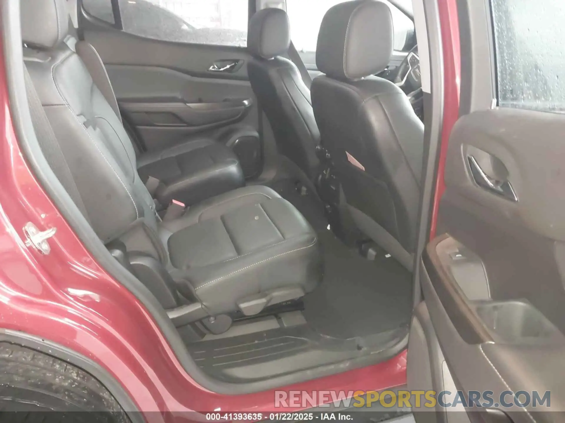 8 Photograph of a damaged car 1GKKNMLS4PZ174923 GMC ACADIA 2023