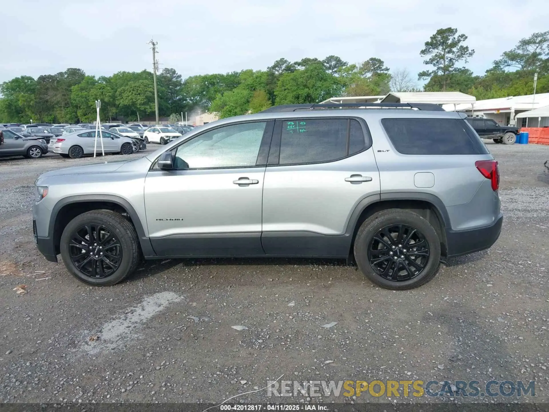 15 Photograph of a damaged car 1GKKNMLS4PZ217270 GMC ACADIA 2023